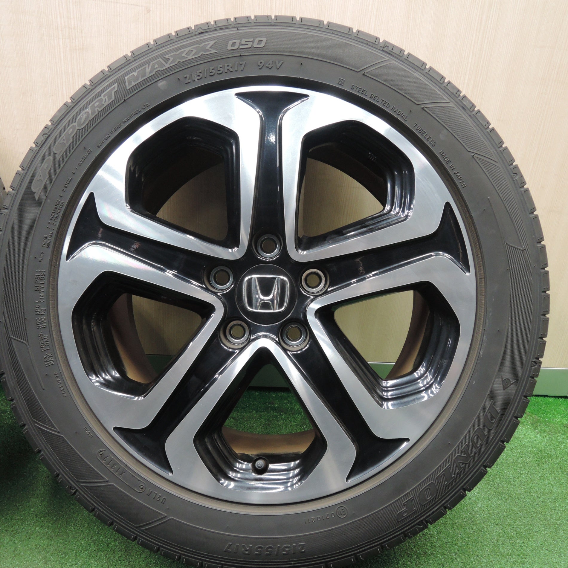 *送料無料* キレイ★ホンダ ヴェゼル 純正 215/55R17 ダンロップ SPスポーツマックス 050 17インチ  PCD114.3/5H★4022306NJノ