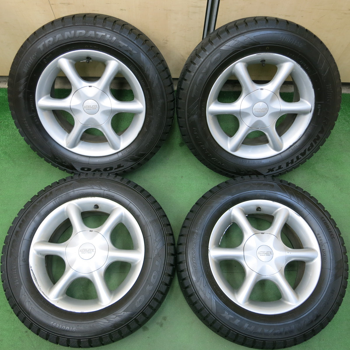 *送料無料*バリ溝！21年！9.5分以上★スタッドレス 205/65R15 トーヨー ウインタートランパス TX ATHLETE CEREZO 15インチ PCD114.3/4H 5H マルチ★3102501イス