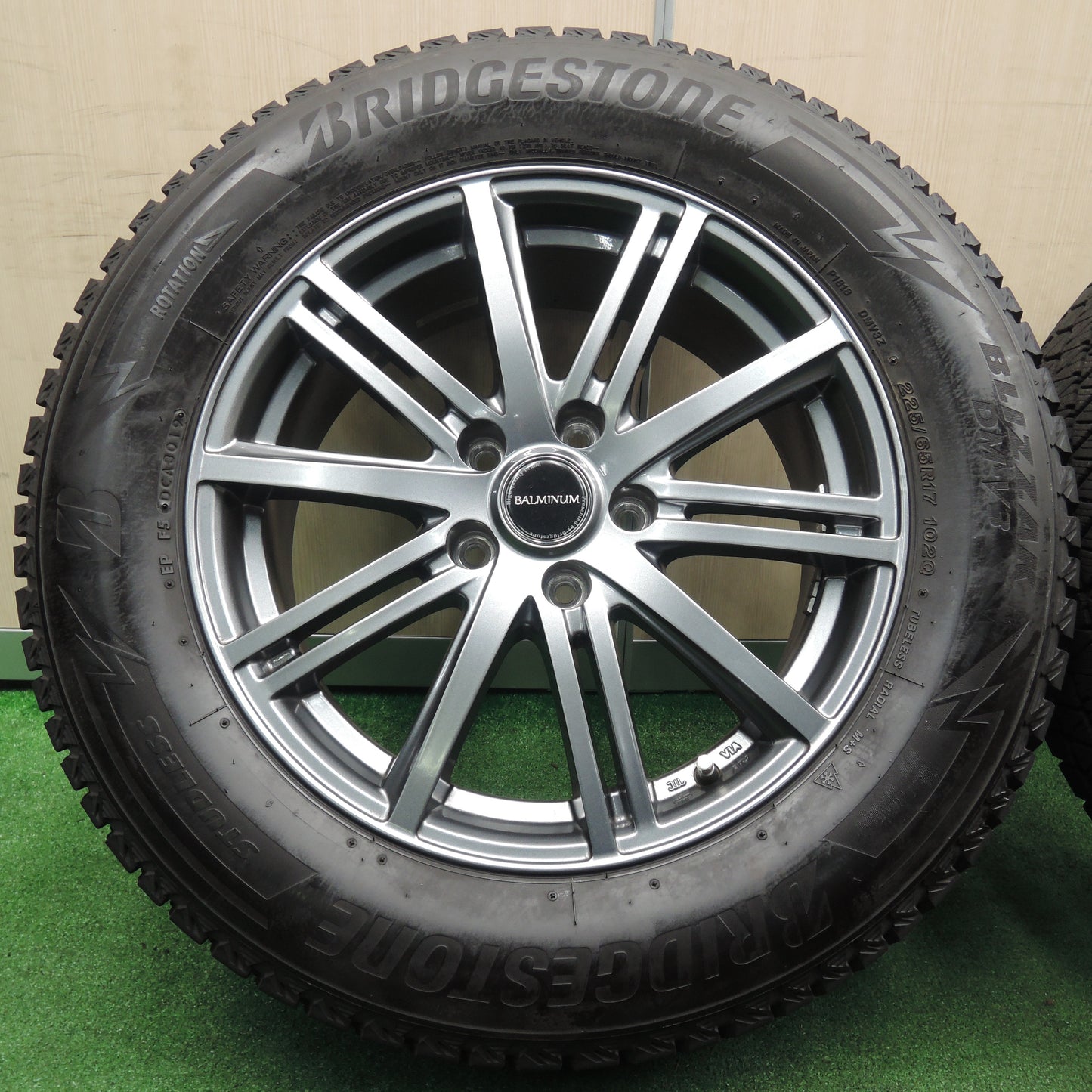 *送料無料*バリ溝！19年！綺麗！ほぼ10分★スタッドレス 225/65R17 ブリヂストン ブリザック DM-V3 BALMINUM バルミナ 17インチ PCD114.3/5H★3112403NJス