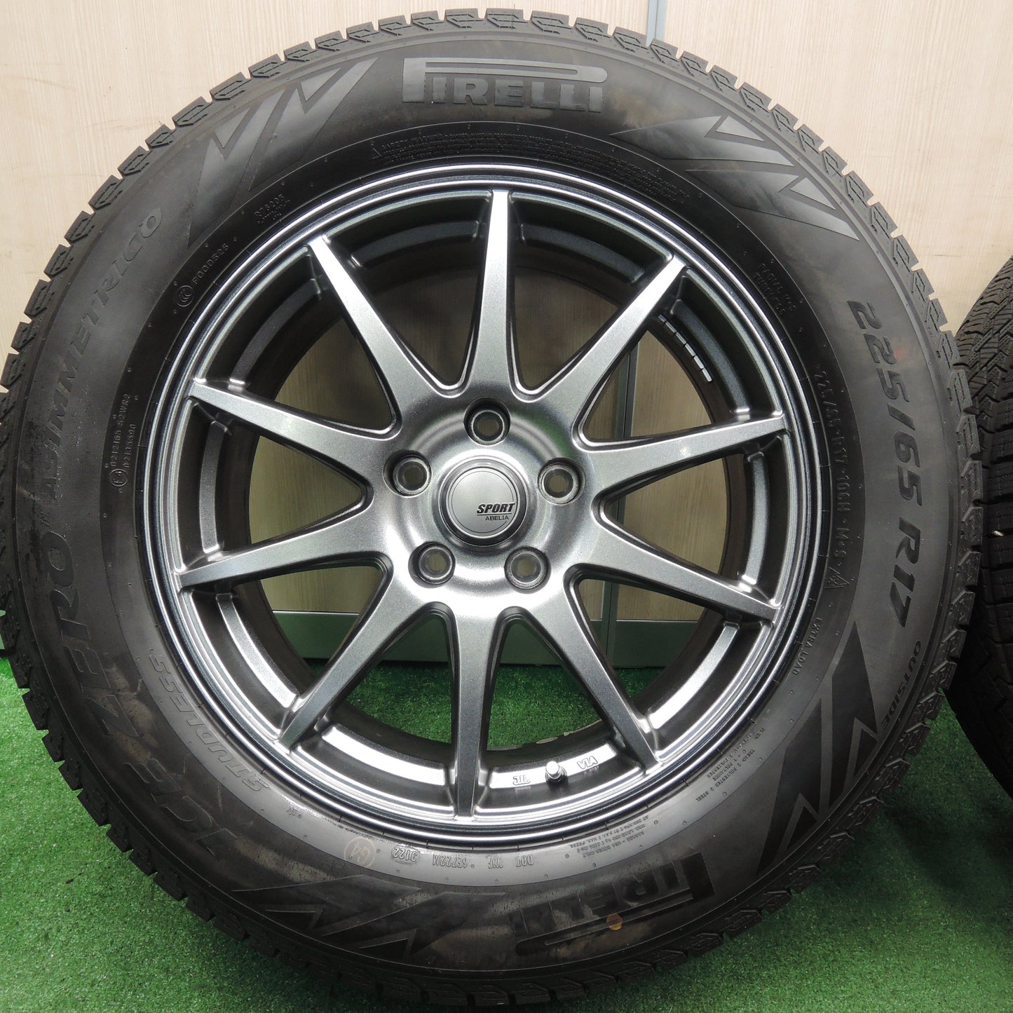 *送料無料*バリ溝！22年！キレイ！9.5分★スタッドレス 225/65R17 ピレリ アイスゼロ アシンメトリコ SPORT ABELIA 17インチ PCD114.3/5H★3111708NJス