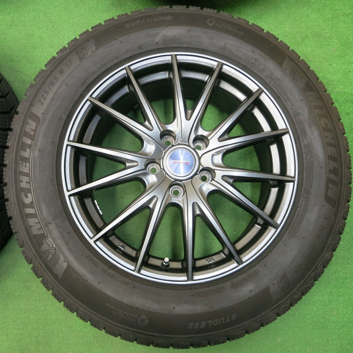 *送料無料* 超バリ溝！22年！キレイ！9.5分以上★スタッドレス 225/65R17 ミシュラン X-ICE SNOW SUV VELVA SPORTZ ヴェルヴァ PCD114.3/5H★4022001イス