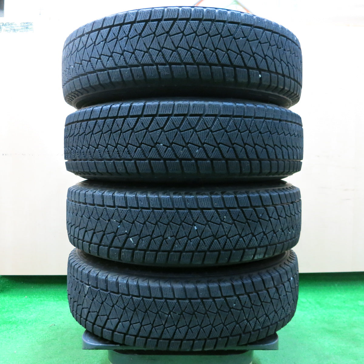 *送料無料*4本価格★CARVING HEAD40 175/80R15 スタッドレス ブリヂストン ブリザック DM-V2 カービングヘッド PCD100/4H★3112803イス