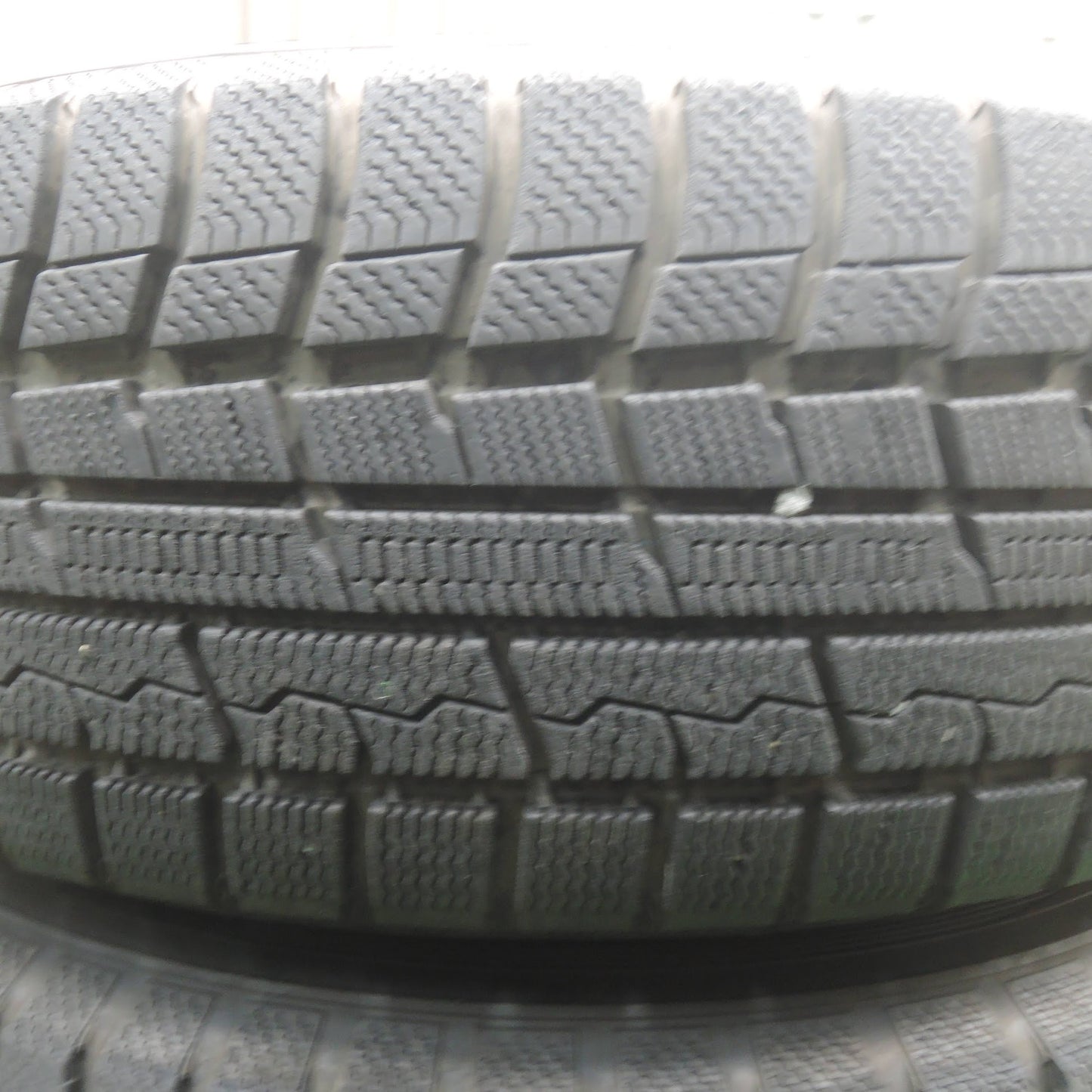 [送料無料]バリ溝！キレイ！9.5分★スタッドレス 225/65R17 トーヨー ウインタートランパス TX VELVA SPORT ヴェルヴァ 17インチ PCD114.3/5H★3110702SYス