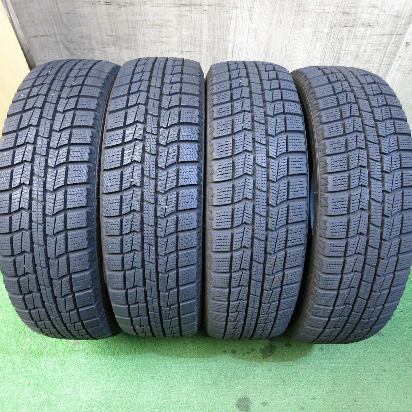 [送料無料]バリ溝！20年！ほぼ10分★スタッドレス 175/65R15 オートバックス ノーストレック N3i タイヤ 15インチ ヤリス ヴィッツ アクア 等★3060202Hスタ