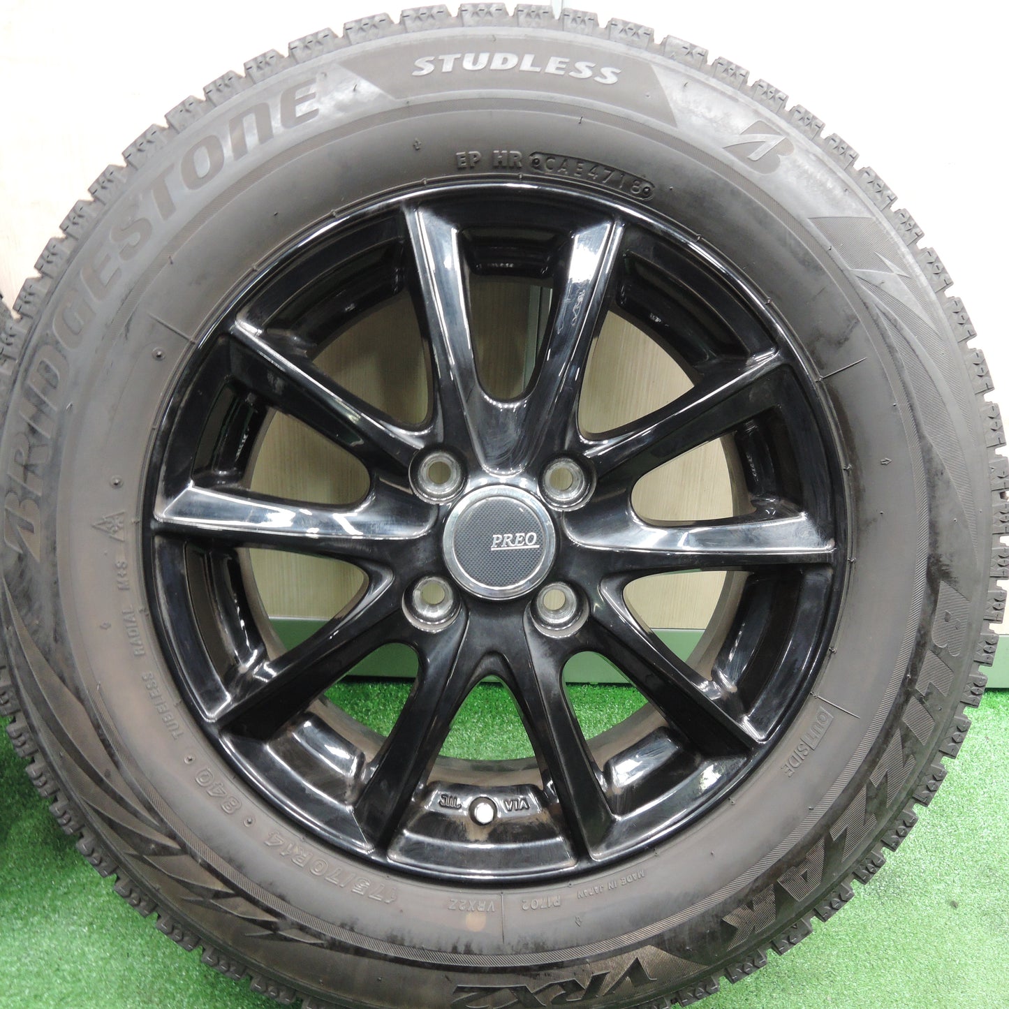 *送料無料*バリ溝！9分★スタッドレス 175/70R14 ブリヂストン ブリザック VRX2 PREO プレオ 14インチ PCD100/4H★3121503HAス