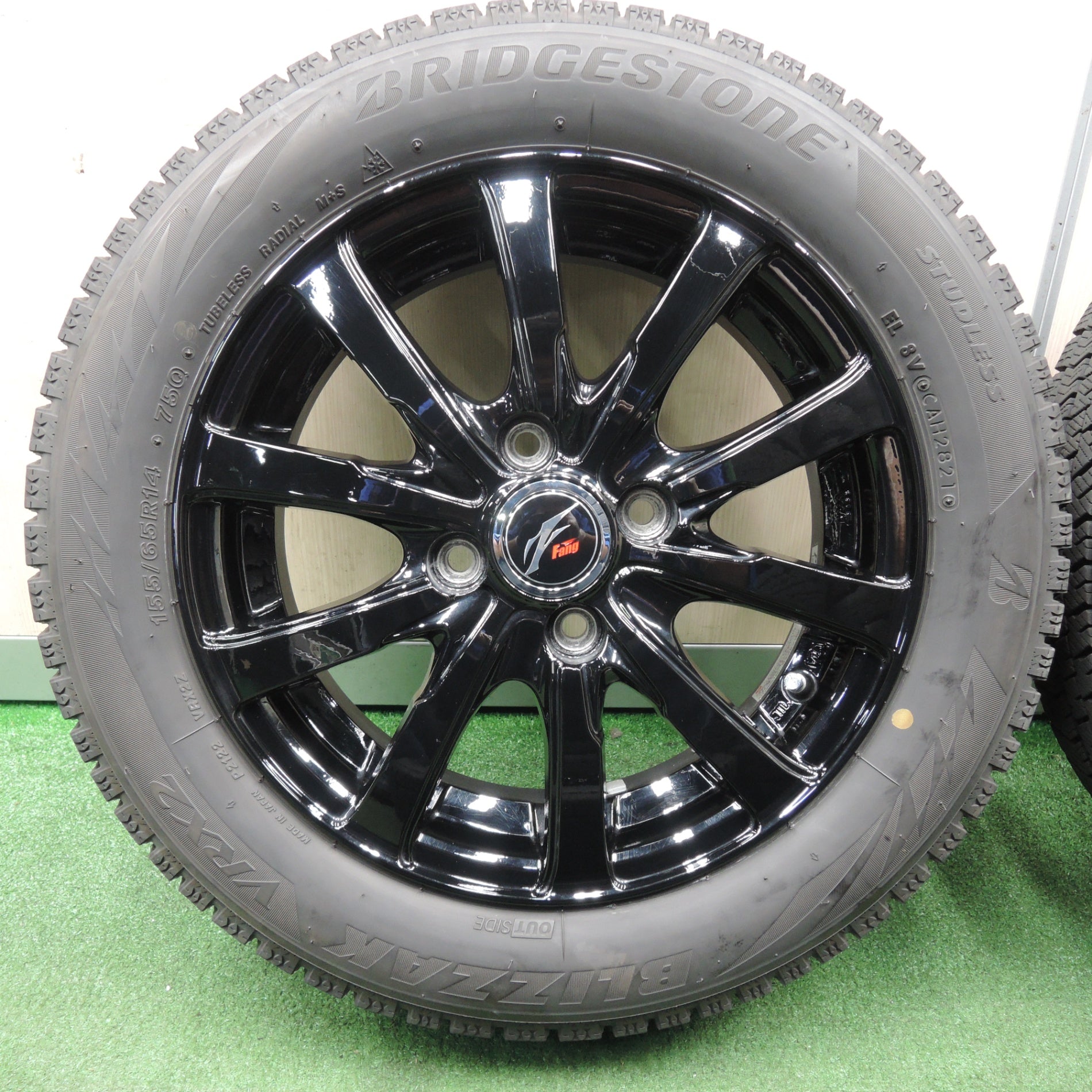 送料無料* キレイ！21年☆スタッドレス 155/65R14 ブリヂストン ブリザック VRX2 Fang ファング 14インチ PCD1 |  名古屋/岐阜の中古カー用品・工具の買取/販売ならガレージゲット