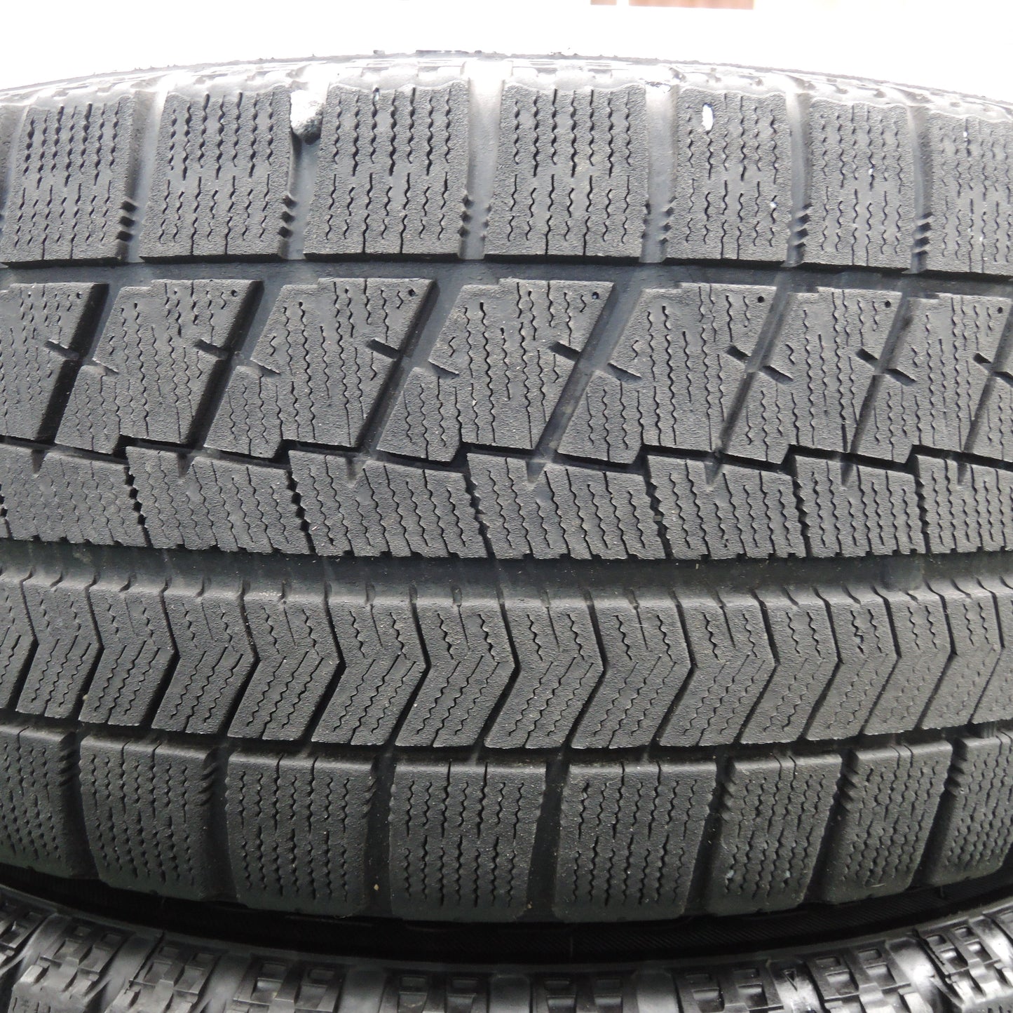 *送料無料*キレイ★スタッドレス 205/55R16 ブリヂストン ブリザック VRX ravrion RM01 ラブリオン 16インチ PCD114.3/5H★3111408NJス