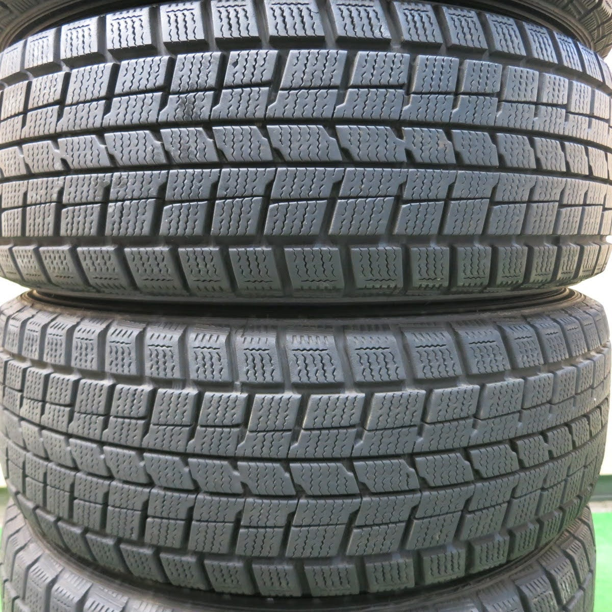 [送料無料]バリ溝！キレイ！9.5分★プジョー 等 195/65R15 AGA TARGA スタッドレス ダンロップ DSX 15インチ PCD108/4H★3070205イス