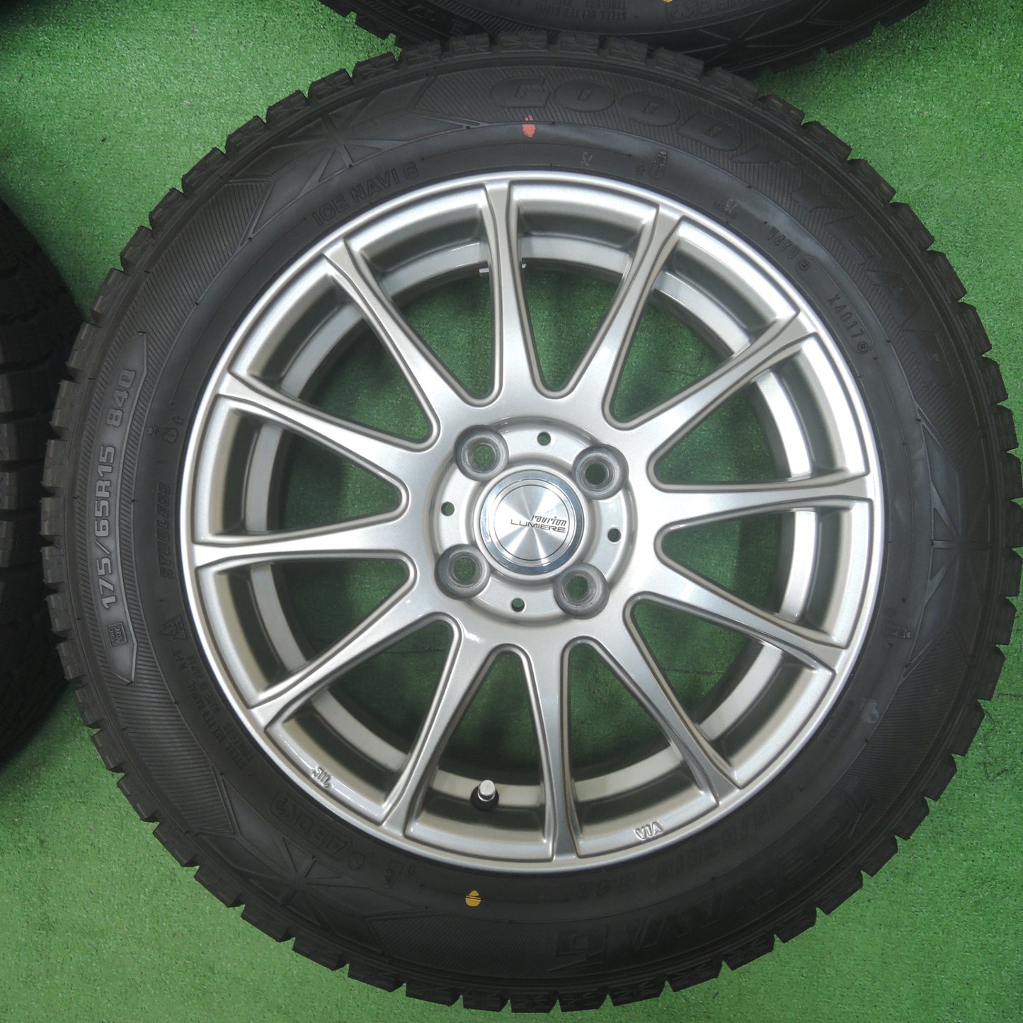 *送料無料* バリ溝！キレイ！ほぼ10分★スタッドレス 175/65R15 グッドイヤー アイスナビ6 ravrion LUMIERE ラブリオン 15インチ PCD100/4H★4022103SYス