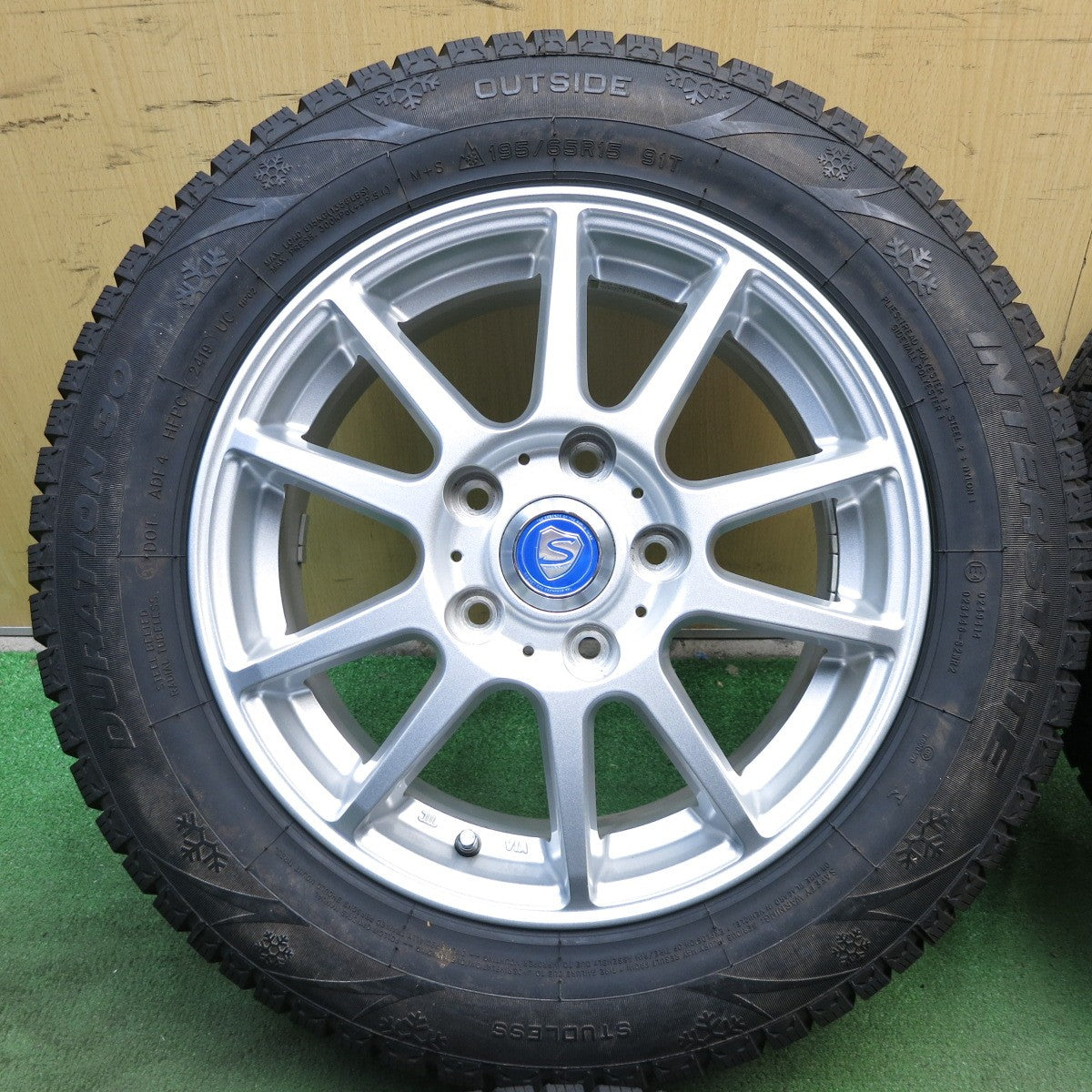 *送料無料* 超バリ溝！キレイ！ほぼ10分★スタッドレス 195/65R15 インステート DURATION30 STRANGER ストレンジャー  15インチ PCD114.3/5H★4020911KKス