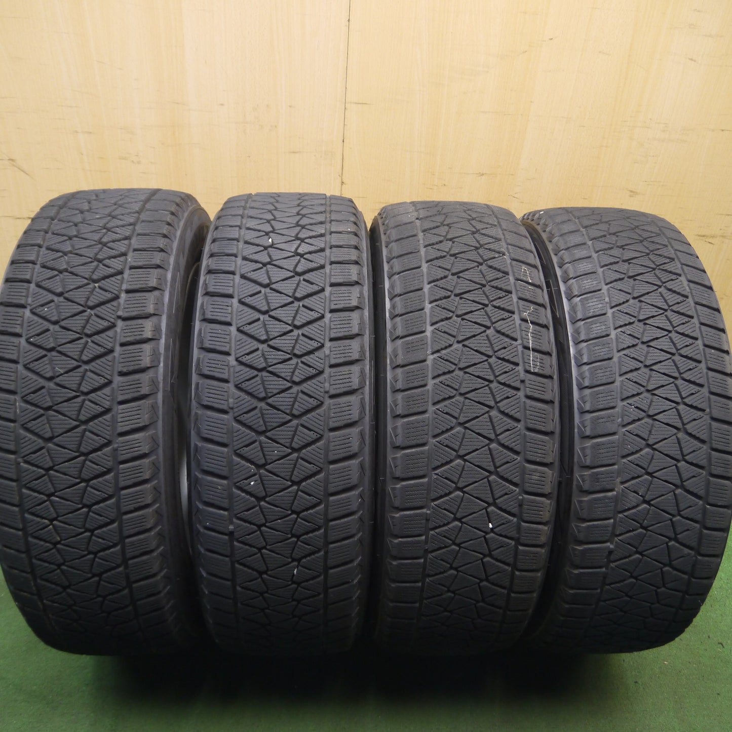 *送料無料*キレイ★スタッドレス 225/60R18 ブリヂストン ブリザック DM-V2 ECO FORME エコフォルム 18インチ PCD114.3/5H★3112203Hス