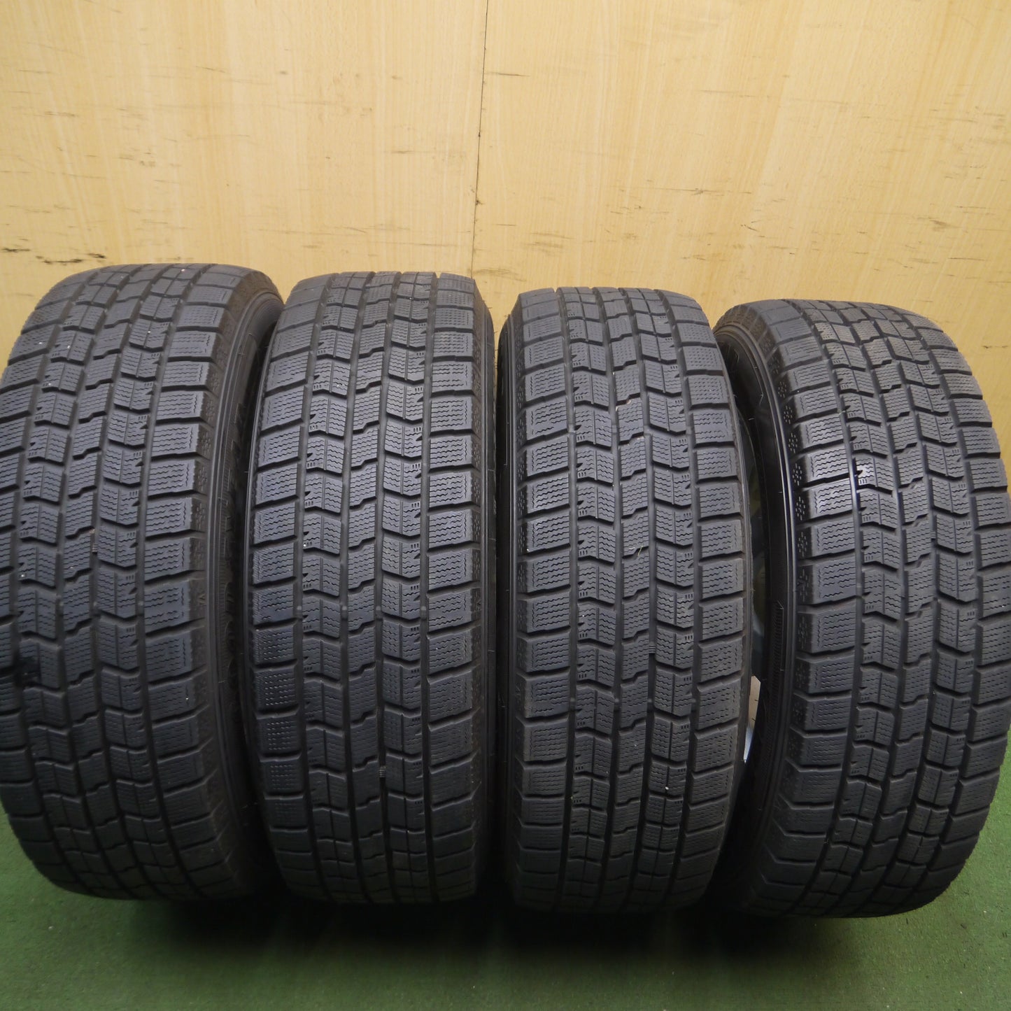 *送料無料*バリ溝！19年！綺麗！9.5分以上★スタッドレス 205/60R16 グッドイヤー アイスナビ7 ravrion RS01 ラブリオン PCD114.3/5H★3103001Hス