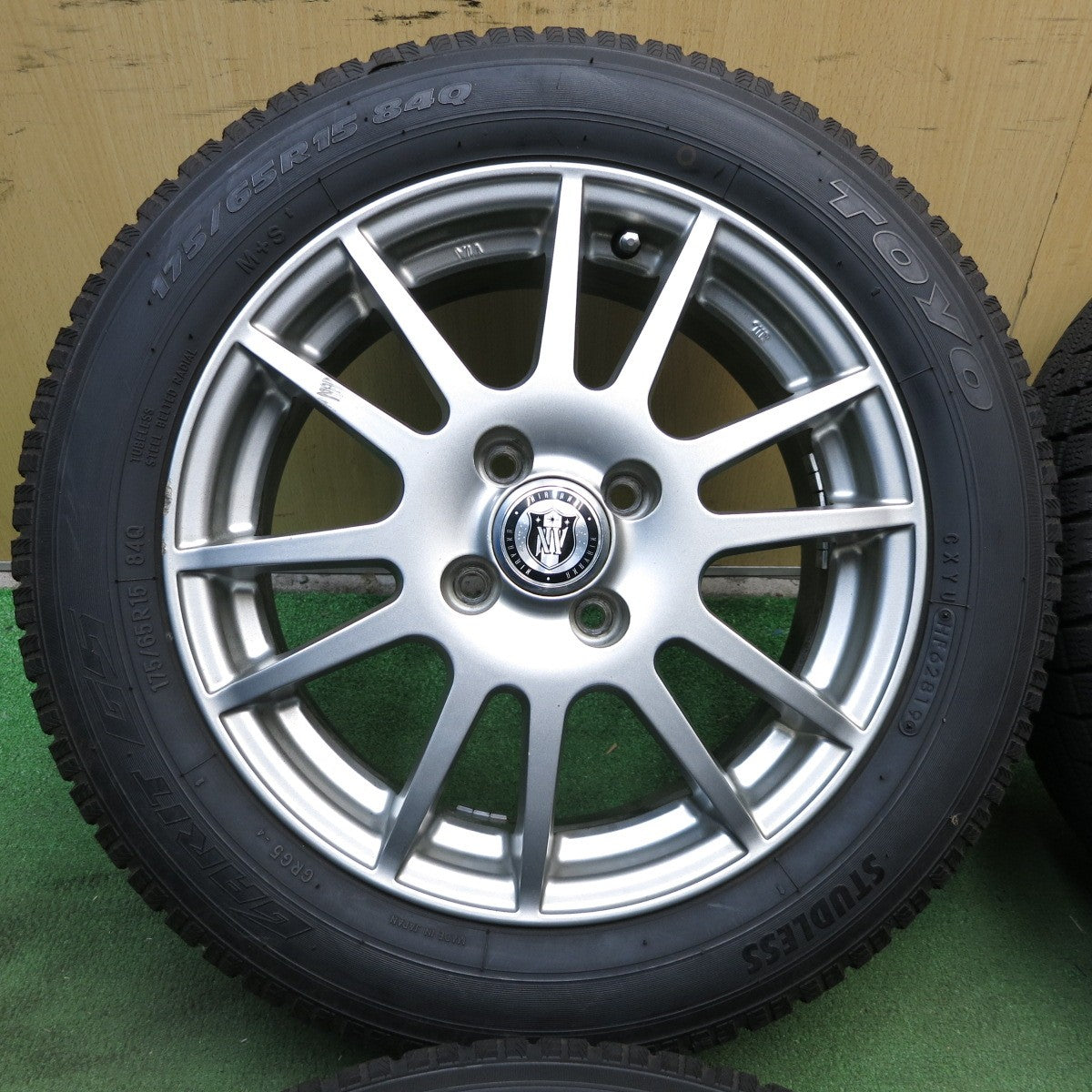 *送料無料* バリ溝！9分★スタッドレス 175/65R15 トーヨー ガリット G5 NIRVANA NV ニルヴァーナ 15インチ PCD100/4H★4020907KKス