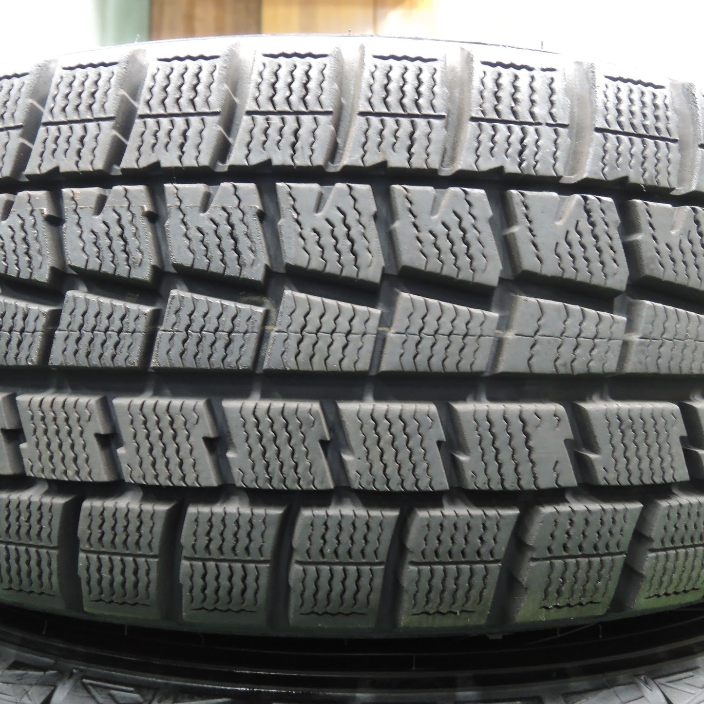 [送料無料]バリ溝！9.5分★スタッドレス 195/65R15 ダンロップ ウインターマックス WM01 Gurtna weds 15インチ PCD114.3/5H★3102301NJス