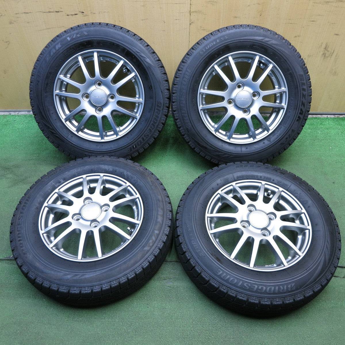 *送料無料* バリ溝！20年！9.5分以上★スタッドレス 145/80R13 ブリヂストン ブリザック VRX VELVA weds ヴェルヴァ 13インチ PCD100/4H★4020910KKス