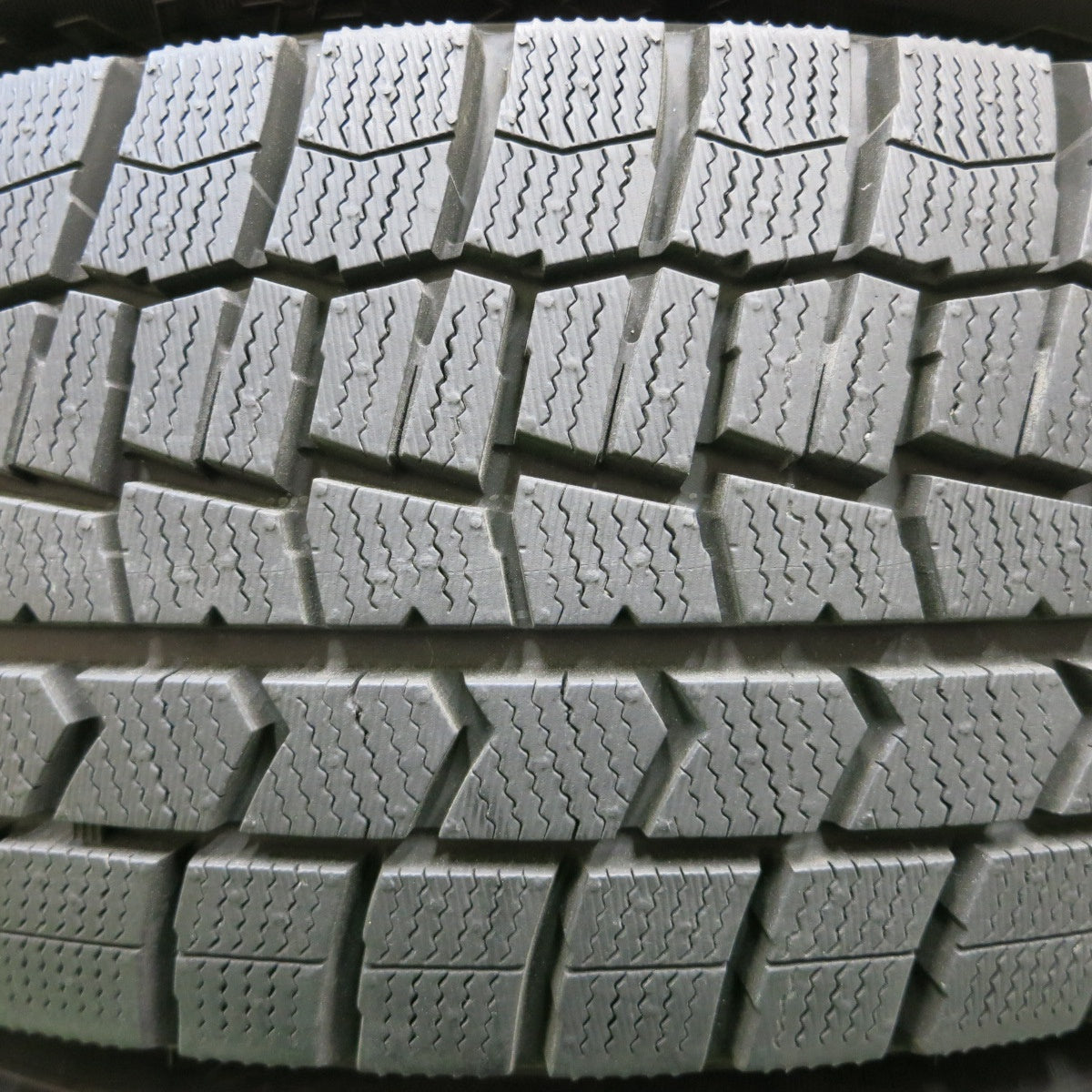 *送料無料* バリ溝！22年！キレイ！ほぼ10分★スタッドレス 215/60R17 ダンロップ ウインターマックス WM02 DUFACT デュファクト 17インチ PCD114.3/5H★4020901イス