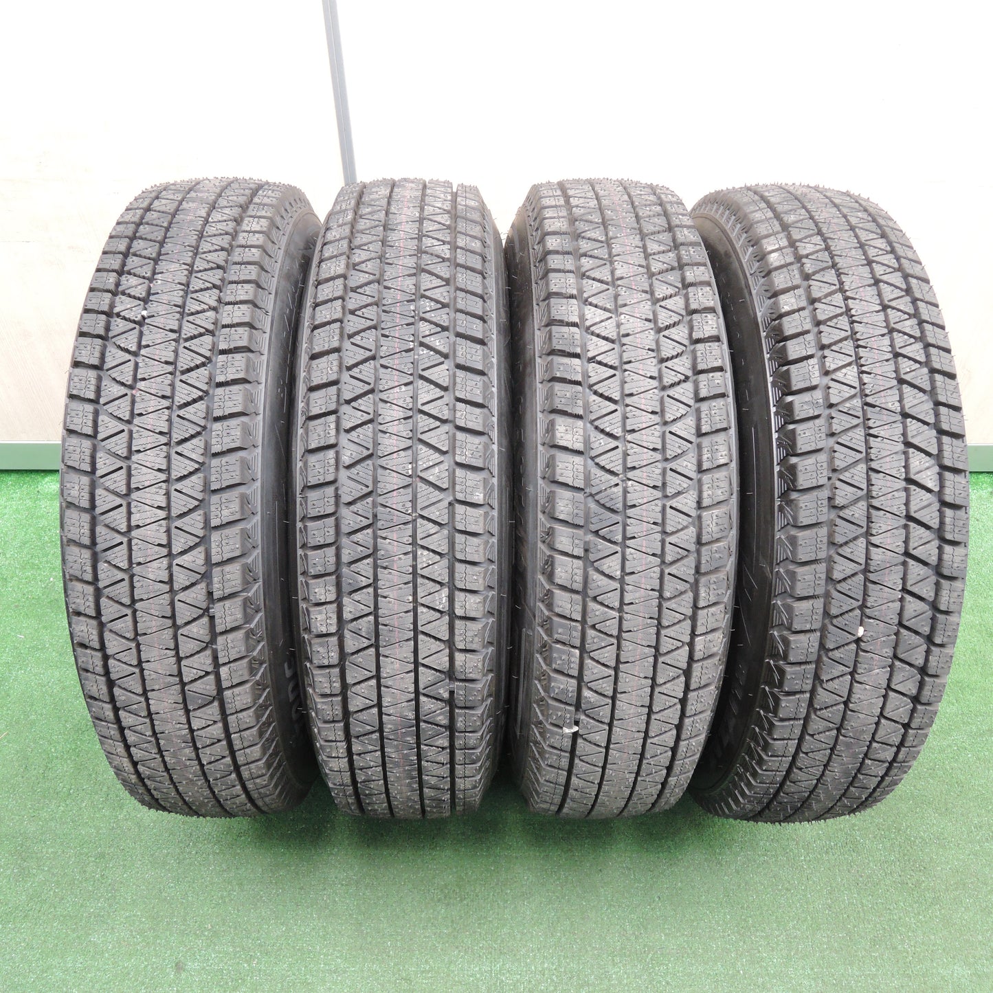 *送料無料*超バリ溝！21年！キレイ！ほぼ10分★ジムニー 等 175/80R16 スタッドレス ブリヂストン ブリザック DM-V3 社外 アルミ ホイール 16インチ PCD139.7/5H★3121305TNス