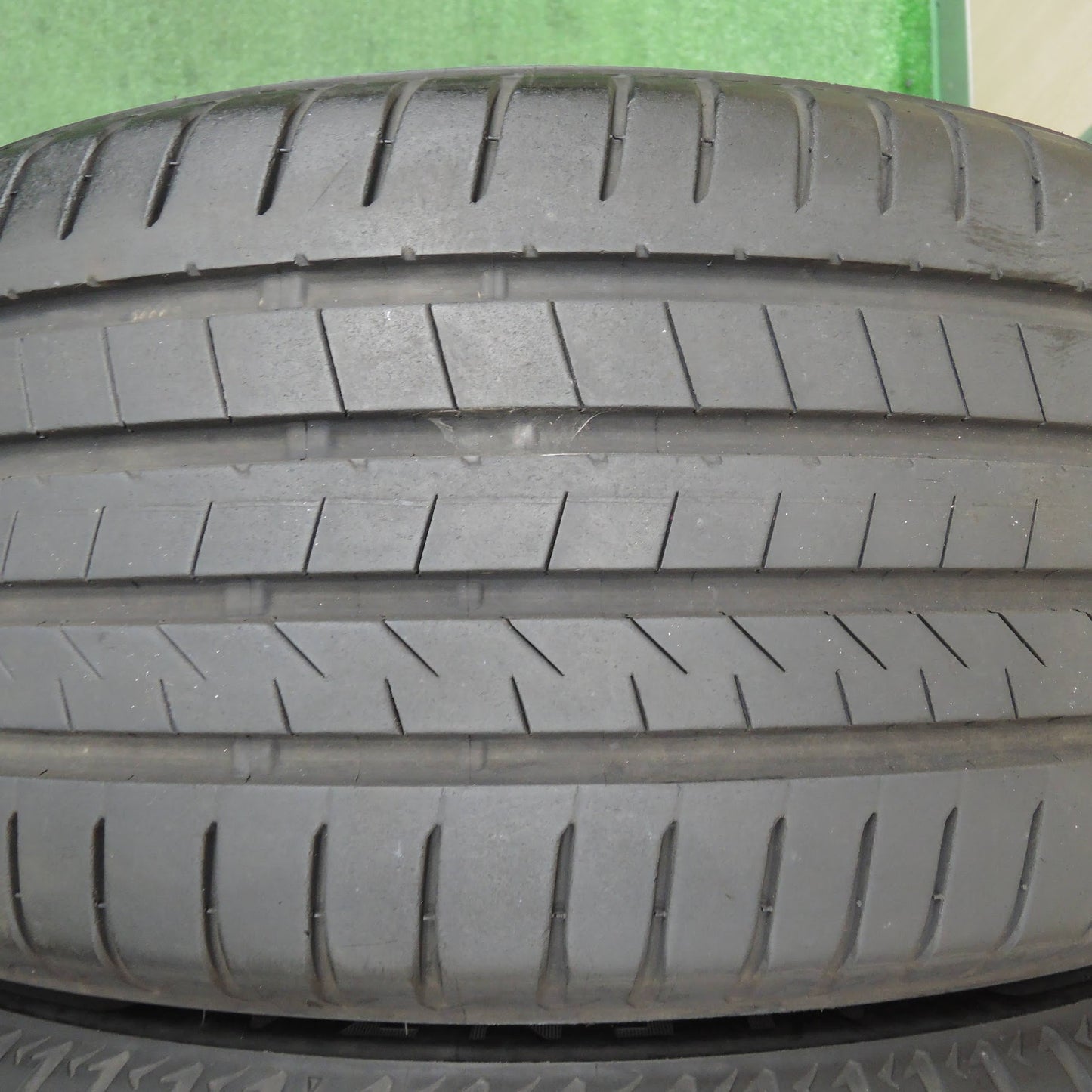 [送料無料]キレイ★トヨタ ヴァンガード 純正 235/55R18 ブリヂストン アレンザ 001 18インチ PCD114.3/5H★3110401TNノ