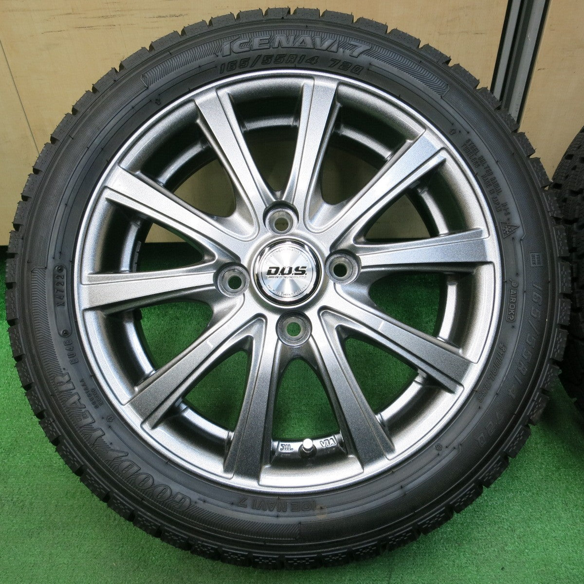 *送料無料* 超バリ溝！22年！キレイ！ほぼ10分★スタッドレス 165/55R14 グッドイヤー アイスナビ7 D.O.S. DOS 14インチ PCD100/4H★4020906イス