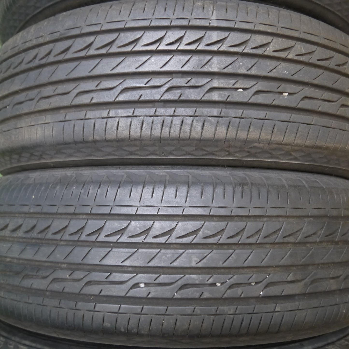 [送料無料]バリ溝！9分★175/65R15 ブリヂストン レグノ GR-XI タイヤ 15インチ スイフト アクア フィット 等★3082110Hノタ