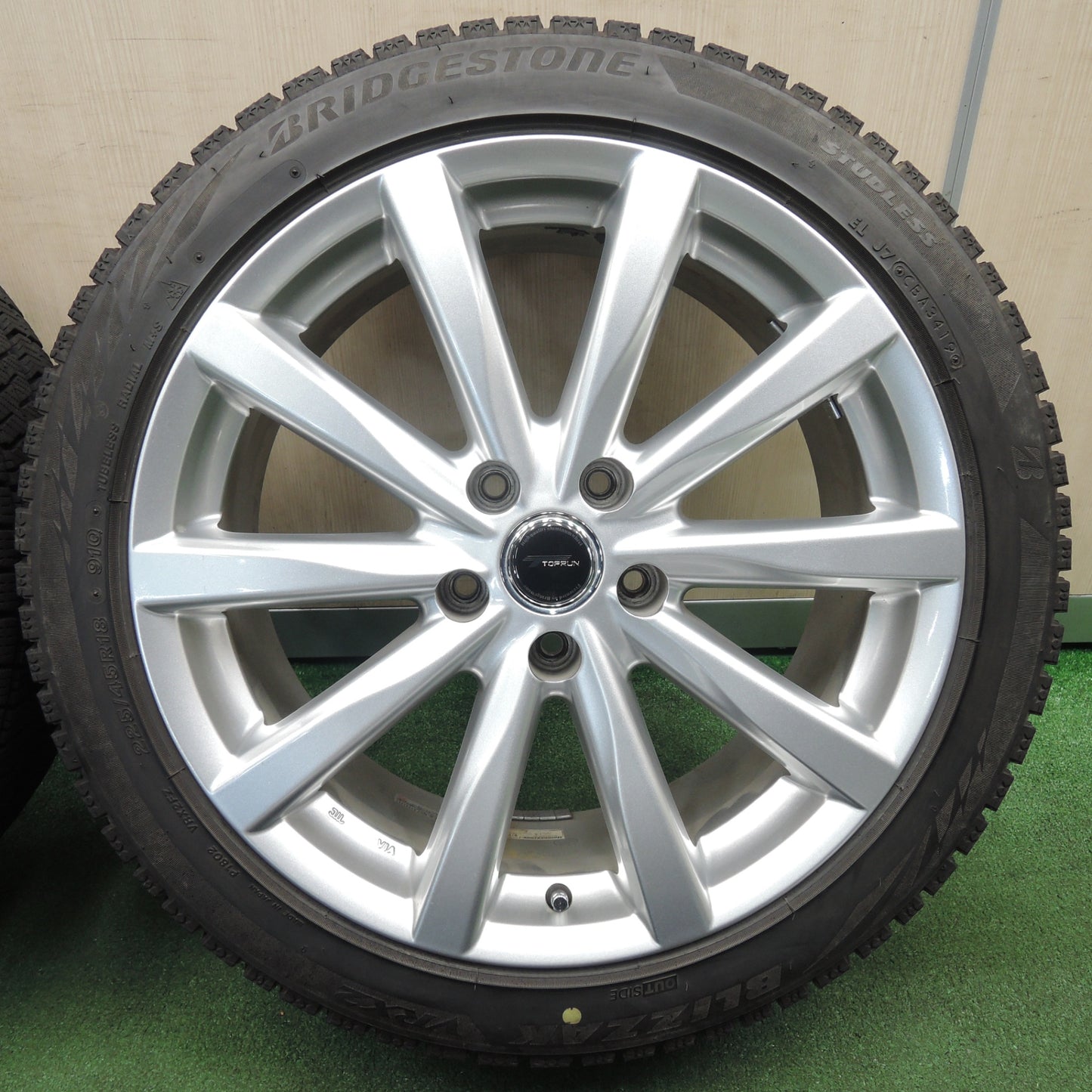 *送料無料* バリ溝！9.5分★スタッドレス 225/45R18 ブリヂストン ブリザック VRX2 TOPRUN トップラン 18インチ PCD114.3/5H★4030102TNス