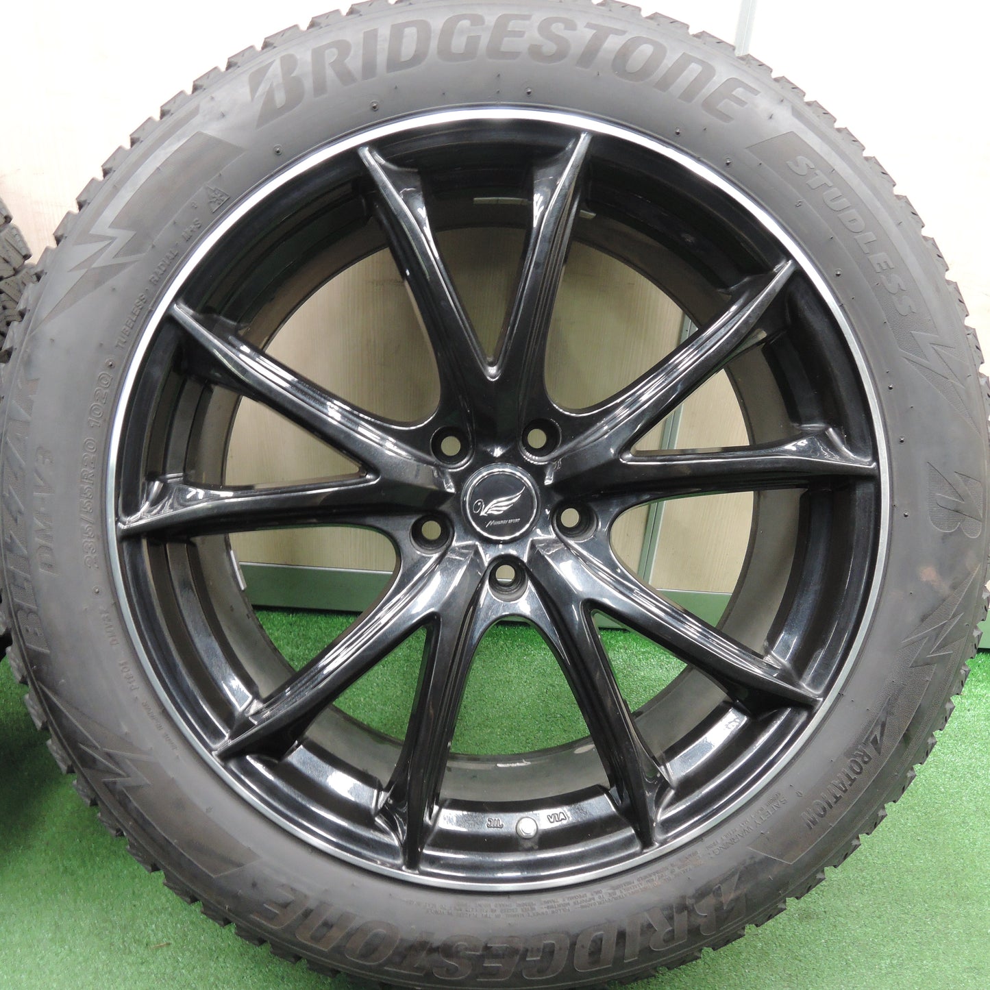 *送料無料*バリ溝！22年！ほぼ10分★スタッドレス 235/55R20 ブリヂストン ブリザック DM-V3 MANARAY SPORT マナレイ 20インチ PCD114.3/5H★3121603HAス