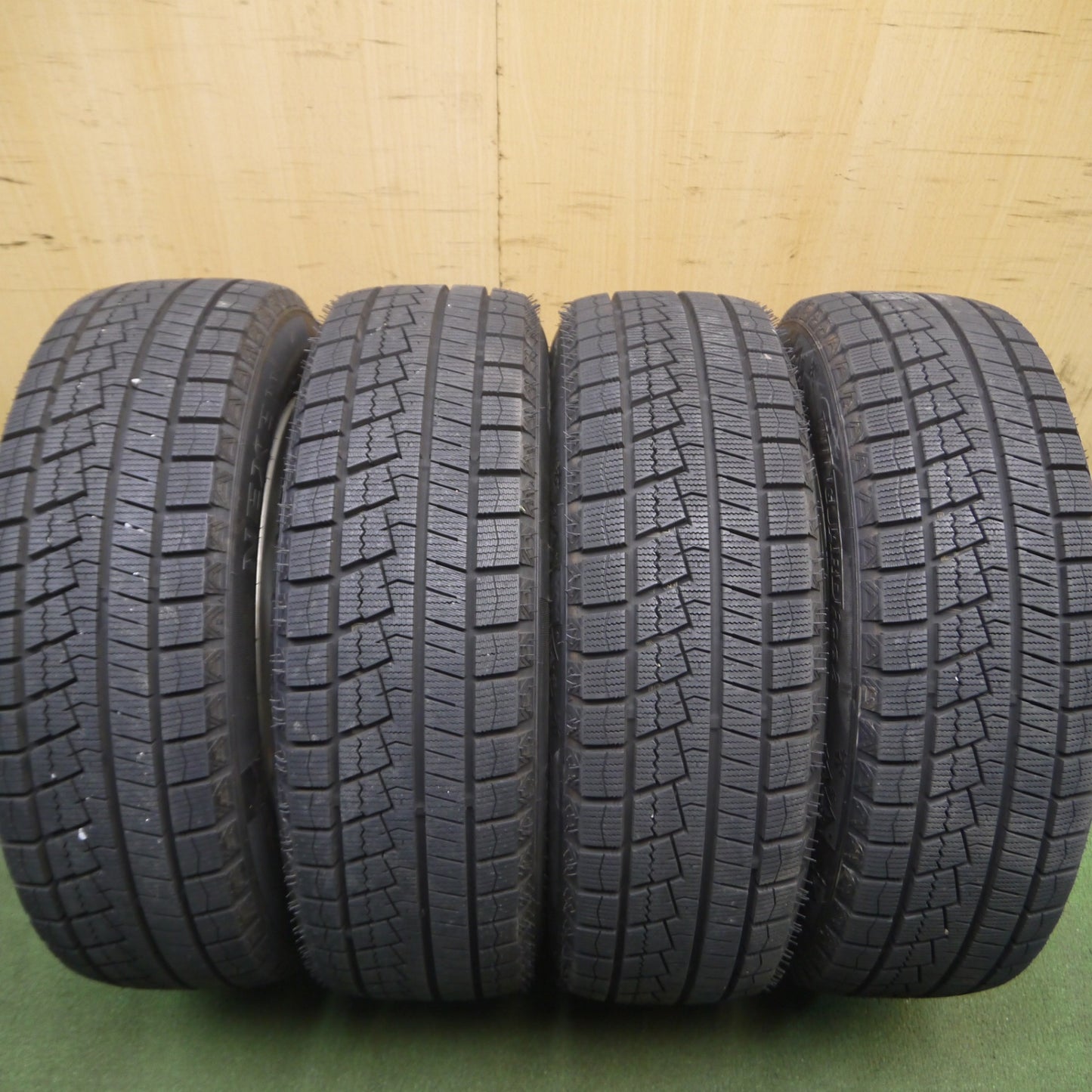 *送料無料* 超バリ溝！20年！キレイ！ほぼ10分★スタッドレス 185/65R15 ネクセン WINGUARD ice2 GMach 15インチ PCD100/5H★4021308Hス