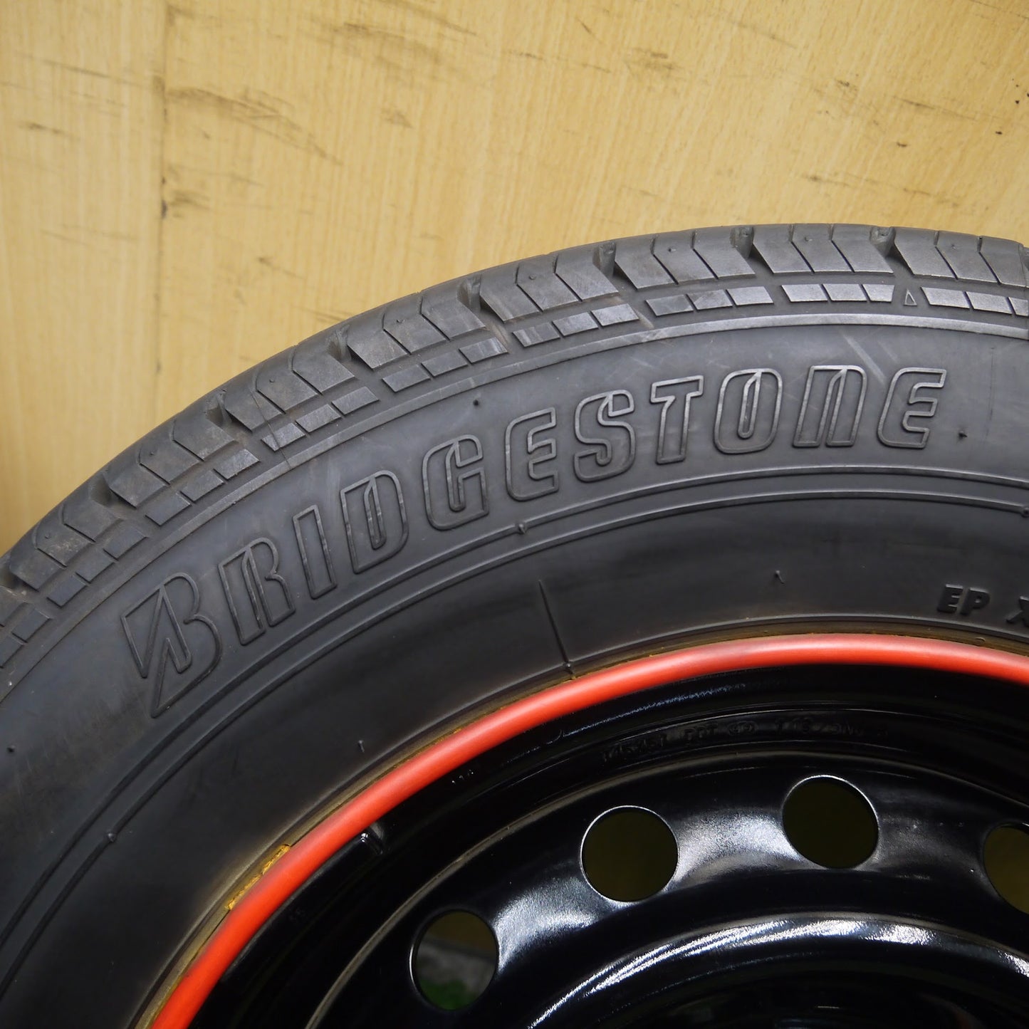 [送料無料]バリ溝！キレイ！9.5分★195/70R15 106/104L ブリヂストン RD-613 STEEL スチール ホイール 15インチ PCD139.7/6H カムロード 等★3090405Hノ