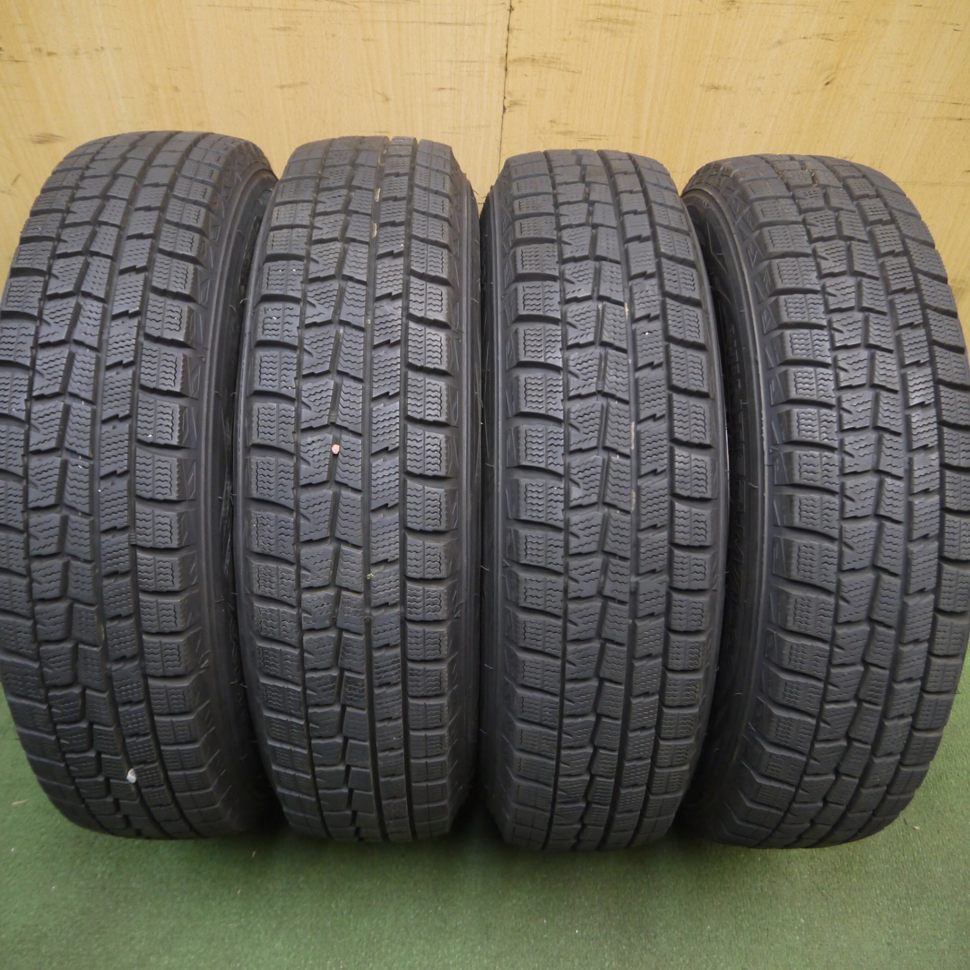 *送料無料*バリ溝！8.5分★トヨタ 純正 スチール パッソ ヴィッツ 等 155/80R13 スタッドレス ダンロップ ウインターマックス WM01  PCD100/4H★4013102Hス