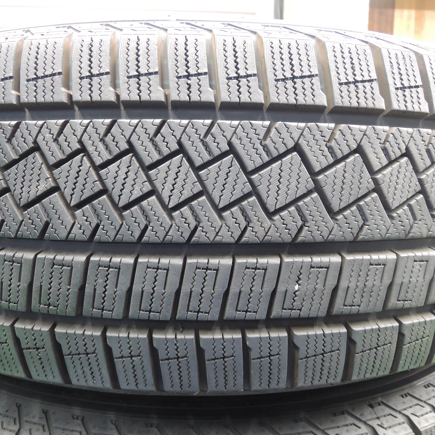 *送料無料*バリ溝！22年！キレイ！9.5分★スタッドレス 225/65R17 ピレリ アイスゼロ アシンメトリコ SPORT ABELIA 17インチ PCD114.3/5H★3111708NJス