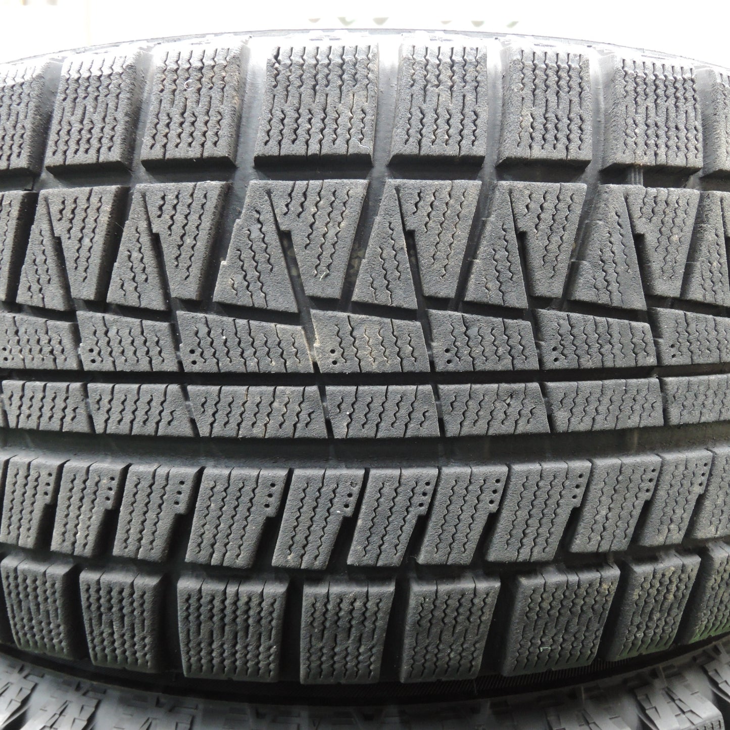 *送料無料* バリ溝！9.5分以上★ベンツ アウディ等 MAK 225/55R16 スタッドレス ブリヂストン ブリザック REVO GZ 16インチ PCD112/5H★4022801NJス