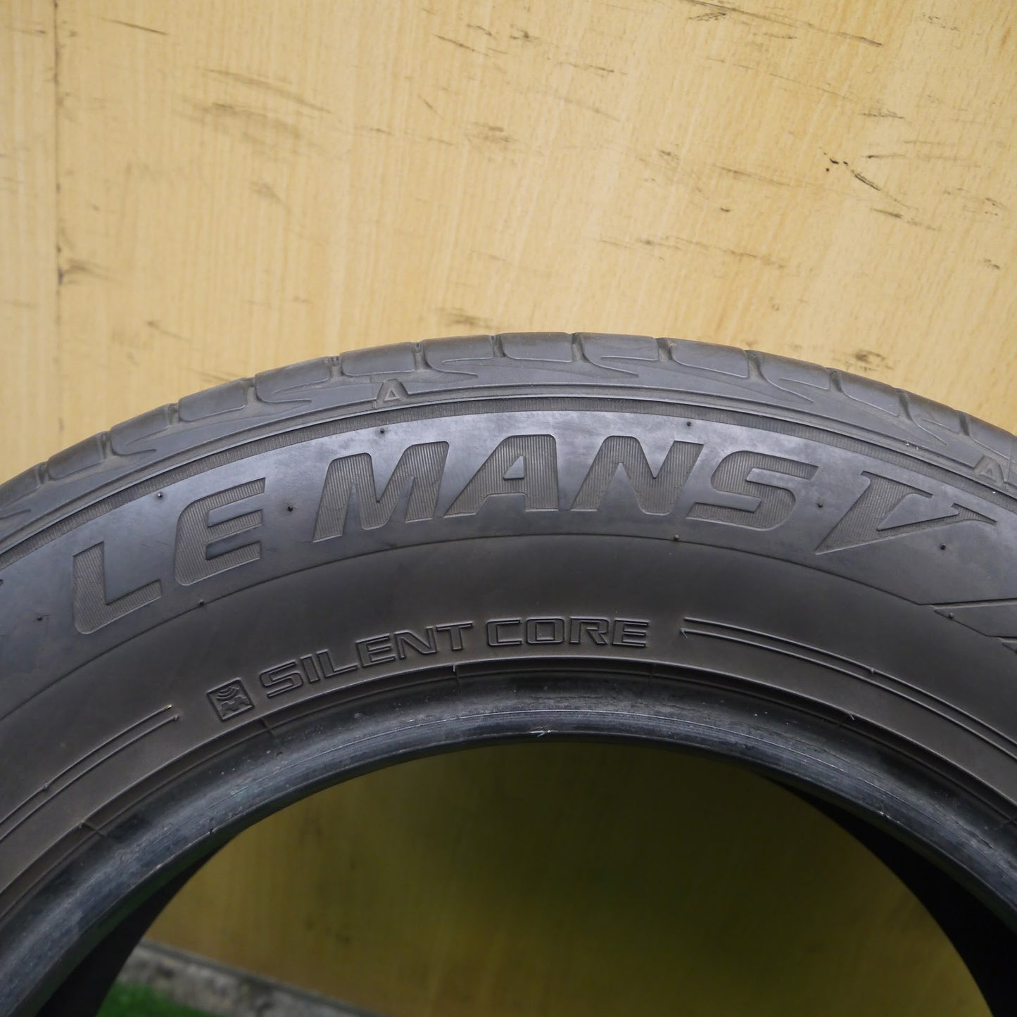 [送料無料]4本価格★195/65R15 ダンロップ LE MANS V ルマン5 15インチ タイヤ ウィッシュ セレナ ノア ヴォクシー アイシス プレミオ プリウス 等★3082109Hノタ