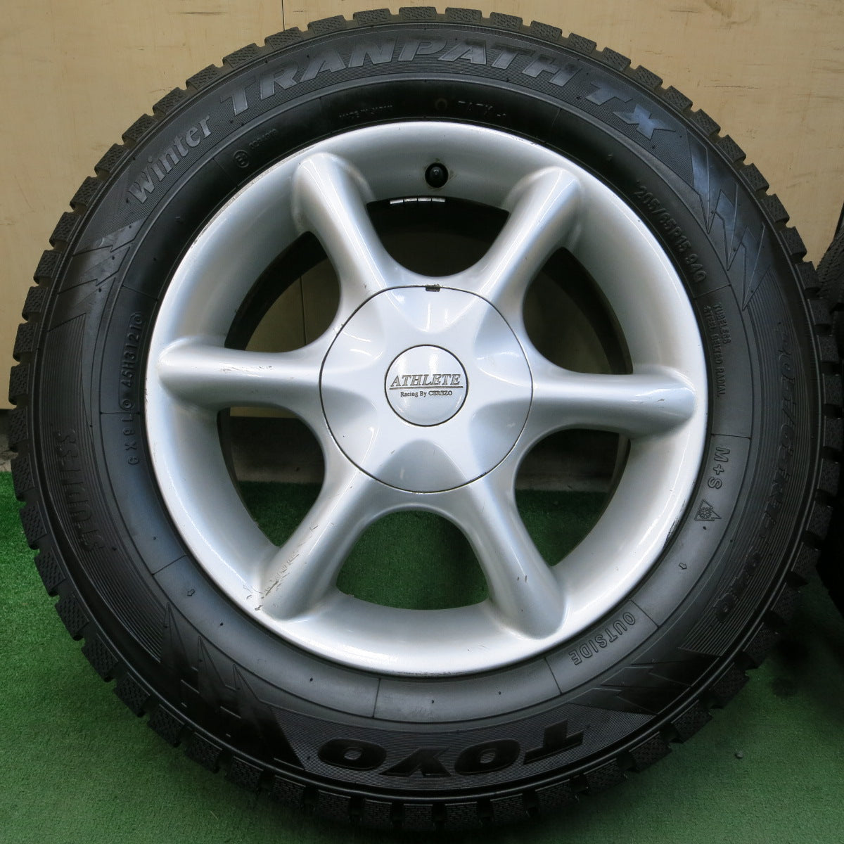 *送料無料*バリ溝！21年！9.5分以上★スタッドレス 205/65R15 トーヨー ウインタートランパス TX ATHLETE CEREZO 15インチ PCD114.3/4H 5H マルチ★3102501イス