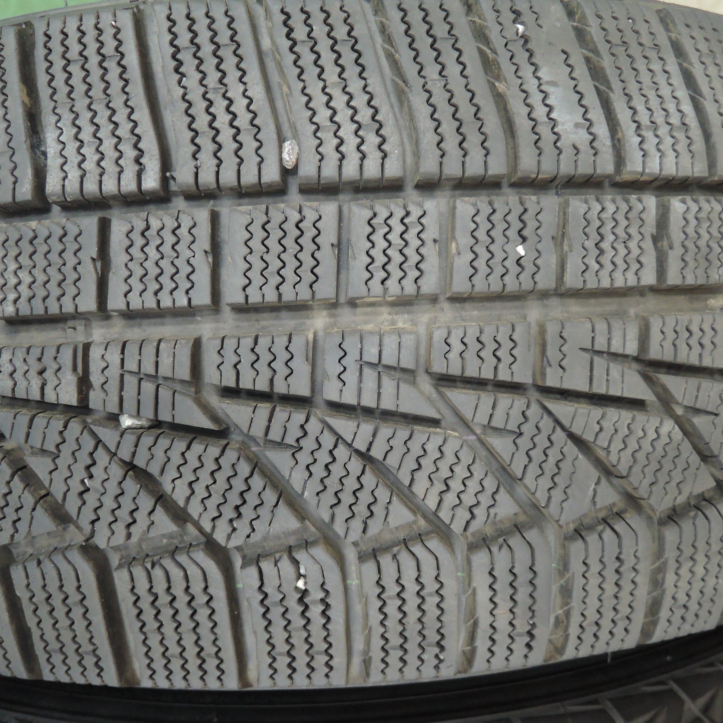 *送料無料*バリ溝！19年！キレイ！9.5分★スタッドレス 225/60R17 ハンコック ウインター アイセプト IZ2A WAREN ヴァーレン 17インチ PCD100/5H★3112702TNス