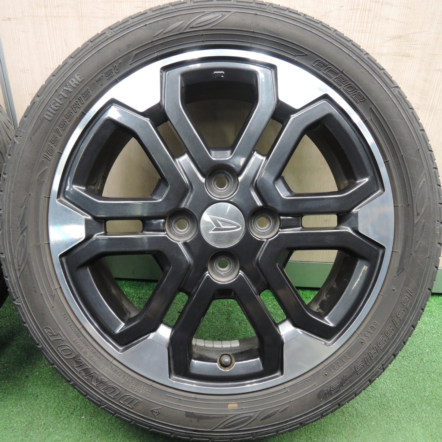 *送料無料* バリ溝！21年！キレイ！8.5分★ダイハツ LA700S ウェイク 純正 165/55R15 ダンロップ EC202 15インチ PCD100/4H★4021709HAノ