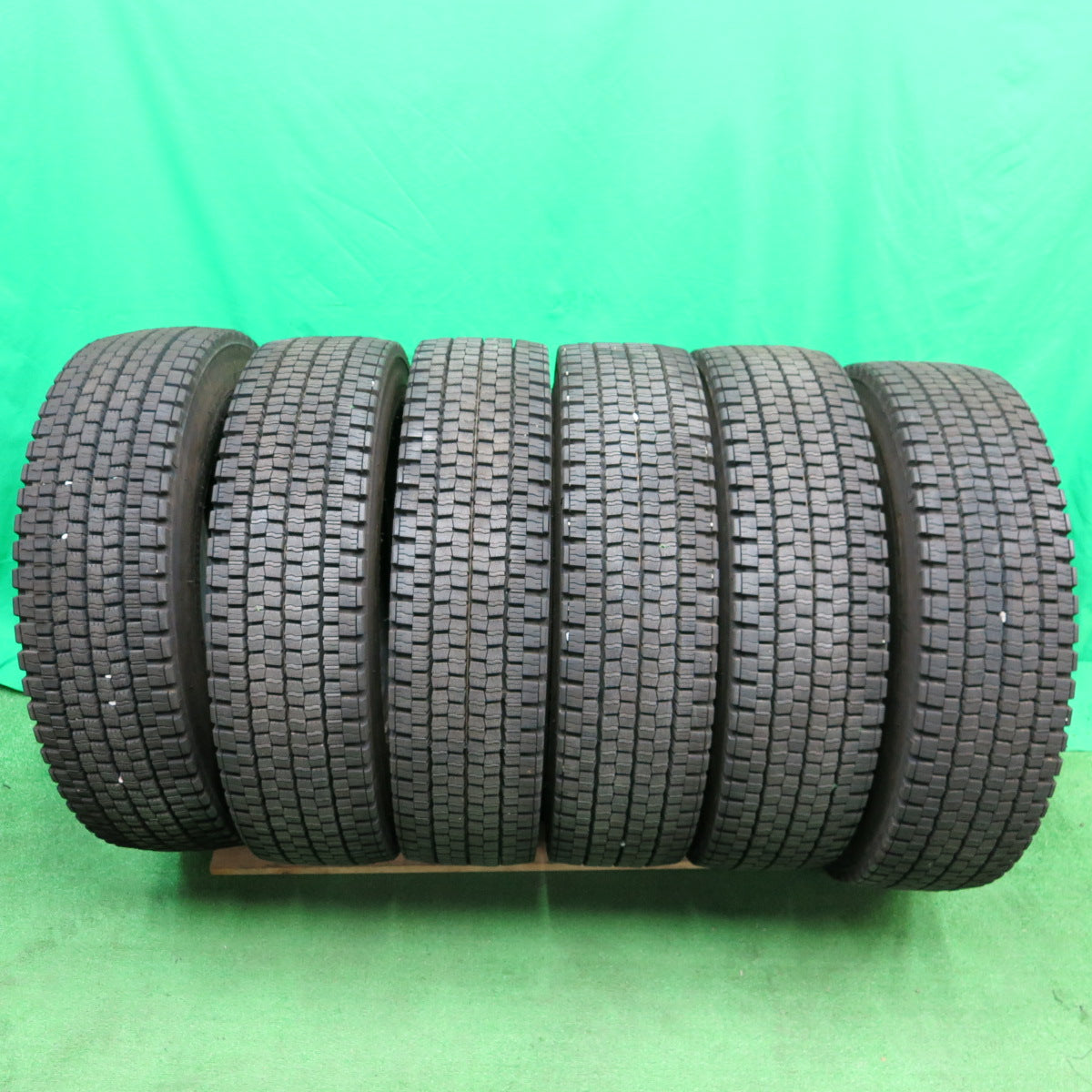 *送料無料*バリ溝！22年！8.5分★トラック タイヤ 225/80R17.5 123/122L ダンロップ デクテス SP001 17.5インチ★3110204KKスタ