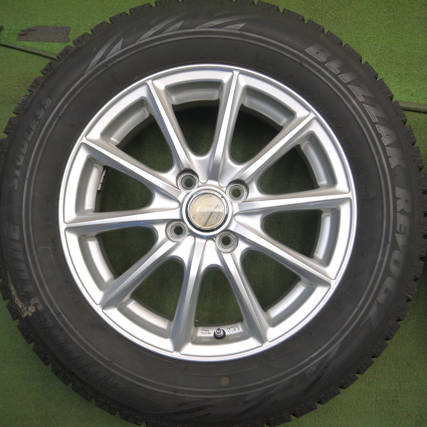 *送料無料* バリ溝！キレイ！8.5分★スタッドレス 195/65R15 ブリヂストン ブリザック REVO GZ ECO FORME エコフォルム 15インチ PCD100/4H★4021610Hス