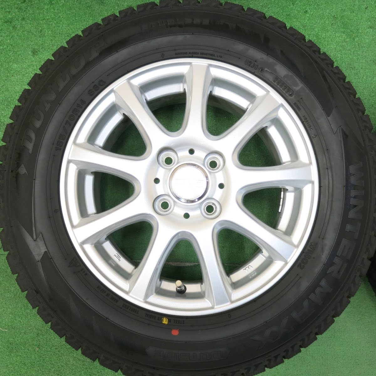 [送料無料]超バリ溝！22年！ほぼ10分★スタッドレス 185/70R14 ダンロップ ウインターマックス WM02 DUFACT デュファクト 14インチ PCD100/4H★3061702ヒス