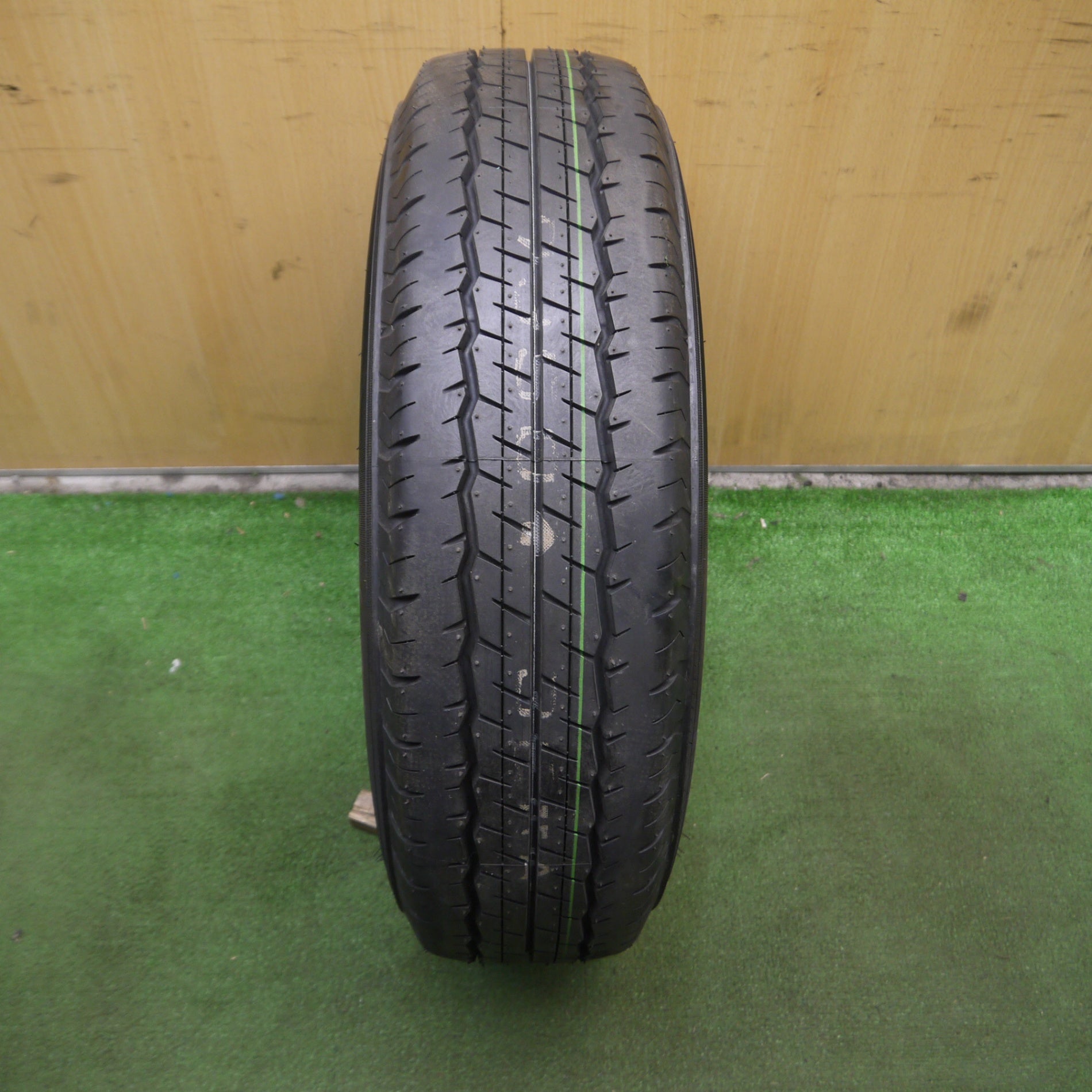 *送料無料* 未使用★トヨタ ハイエース 純正 スチール 195/80R15 107/105L ダンロップ SP175N 15インチ  PCD139.7/6H★4022711Hノ