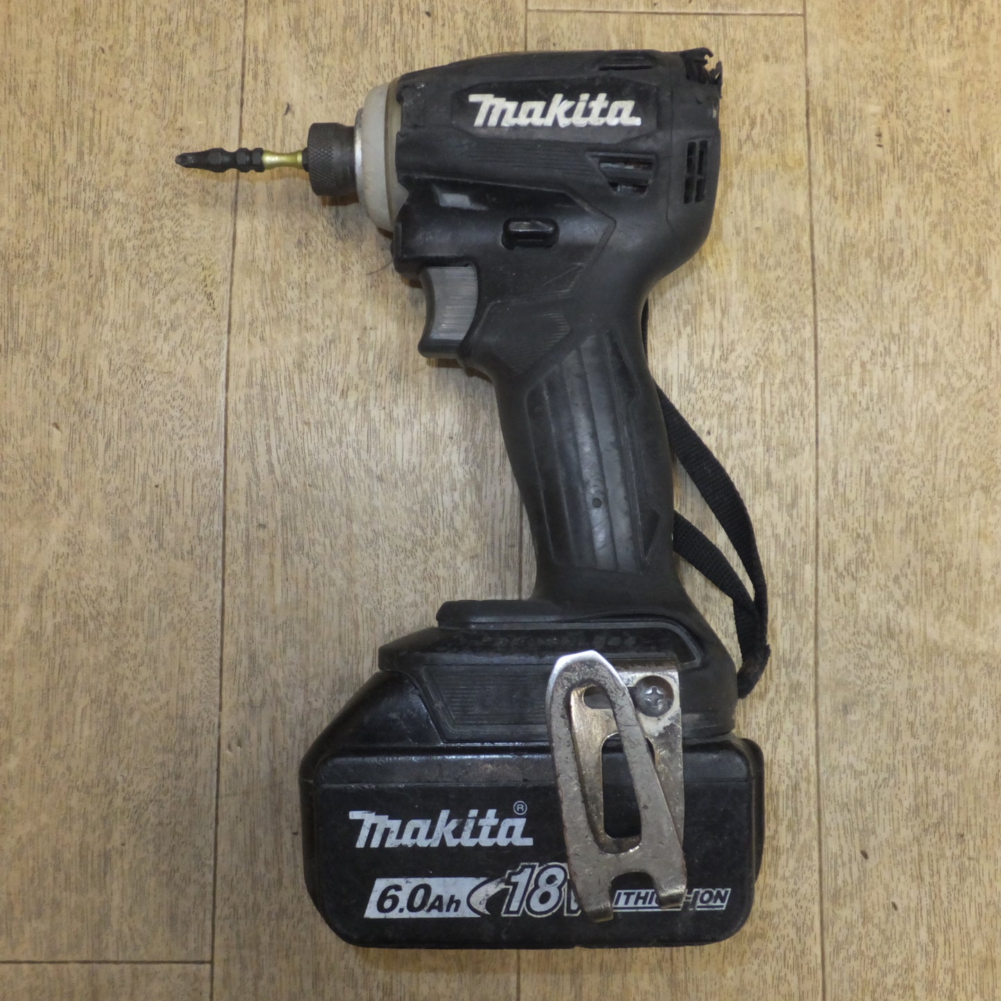 [送料無料]★マキタ makita 充電式インパクトドライバ TD172D　バッテリ BL1860B　セット★