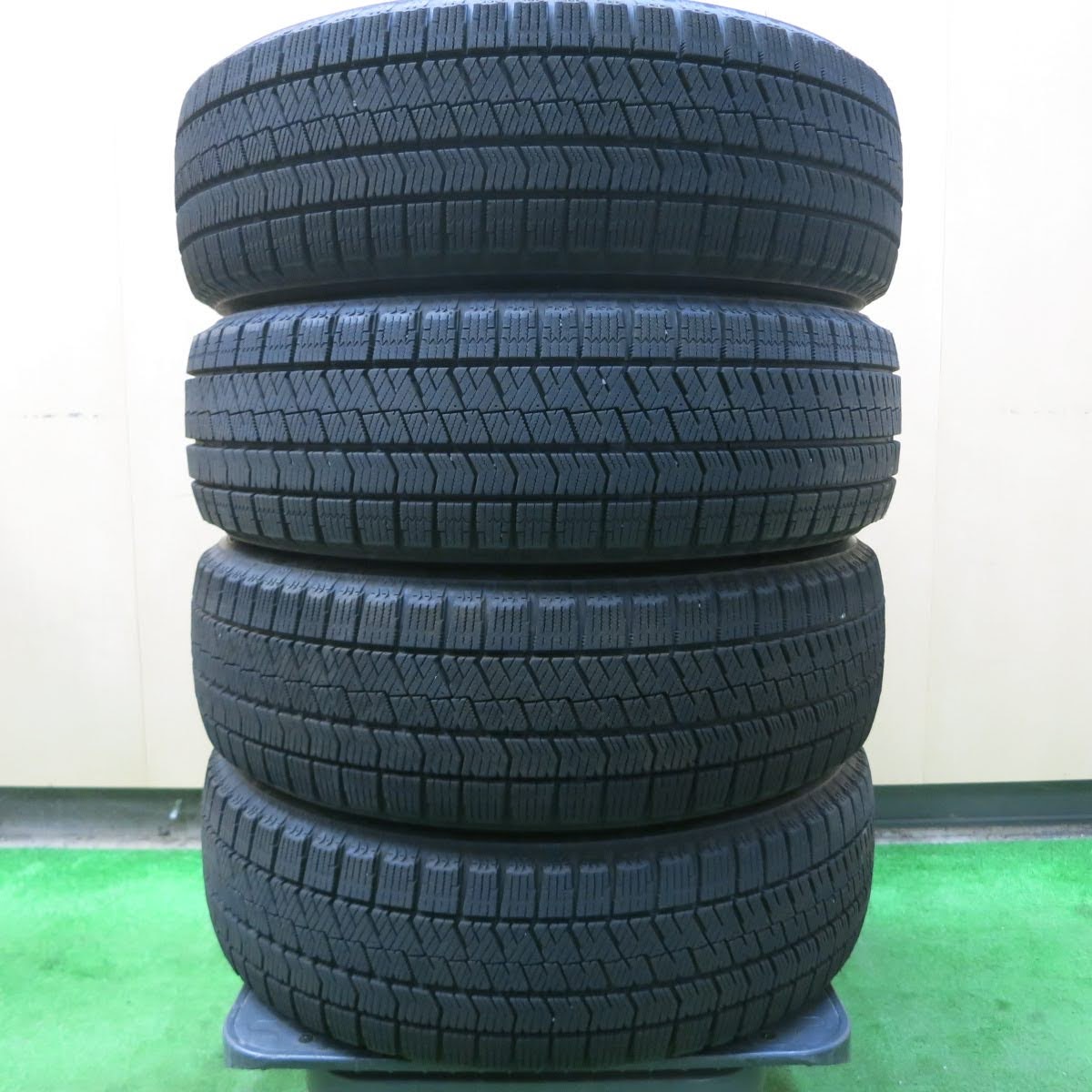 [送料無料]バリ溝！9.5分★スタッドレス 175/60R15 ブリヂストン ブリザック VRX2 社外 アルミ ホイール 15インチ PCD100/4H★3062407イス