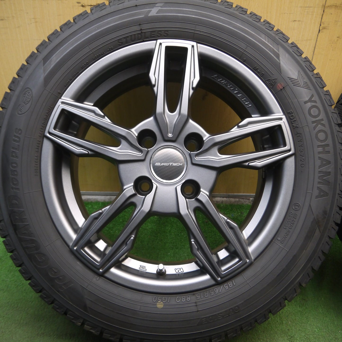 *送料無料*バリ溝！20年！キレイ！9.5分★プジョー等 EUROTECH 185/65R15 スタッドレス ヨコハマ アイスガード iG50 プラス ユーロテック 15インチ PCD108/4H★3122008Hス