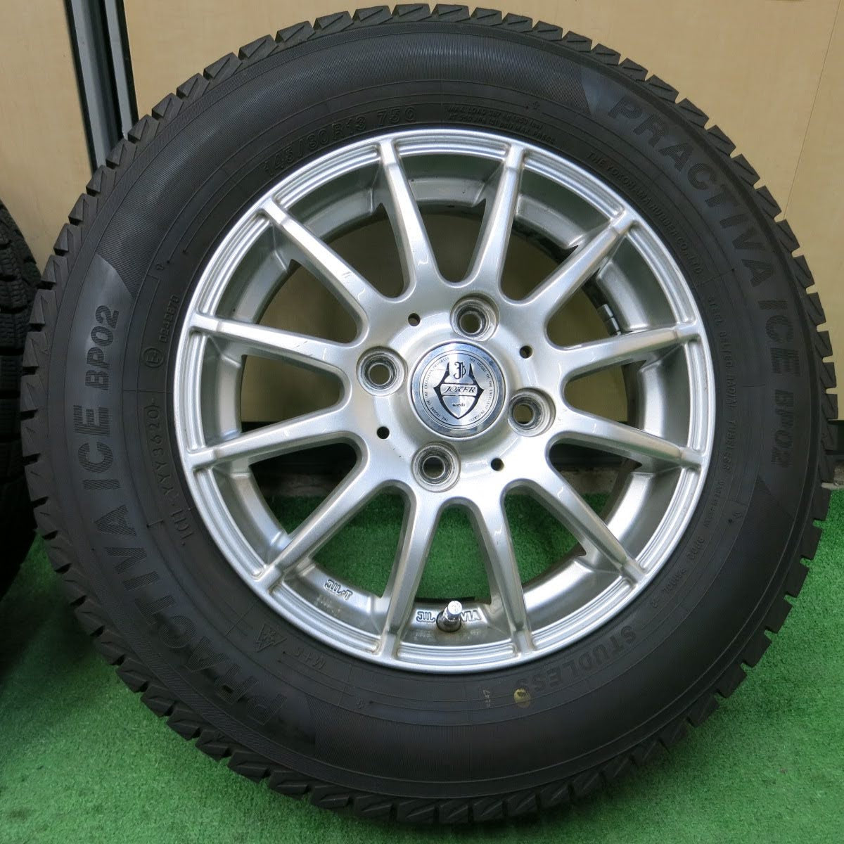 [送料無料]バリ溝！20年！9.5分★スタッドレス 145/80R13 プラクティバ アイス BP02 JOKER weds ジョーカー 13インチ PCD100/4H★3072407イス