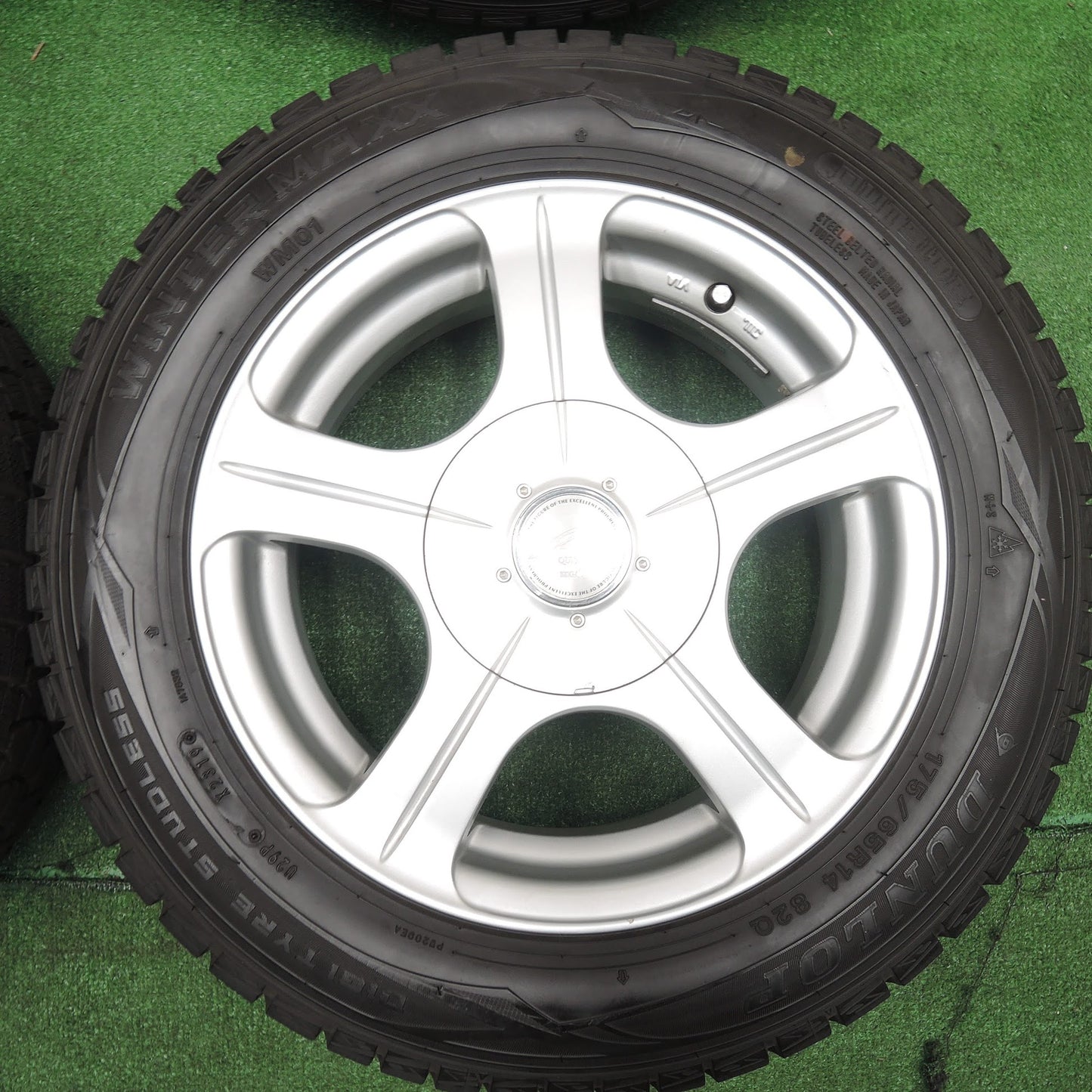 [送料無料]バリ溝！19年！キレイ！9.5分★スタッドレス 175/65R14 ダンロップ ウインターマックス WM01 JOKER QUEEN weds PCD100/4H 5H マルチ★3102402TNス