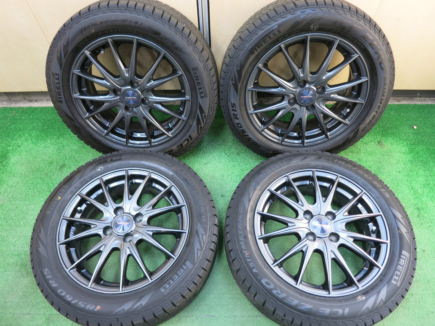 [送料無料]バリ溝！22年！綺麗！ほぼ10分★スタッドレス 185/60R15 ピレリ アイスゼロ アシンメトリコ VELVA SPORTZ ヴェルヴァ 15インチ PCD100/4H★3022803ヒス