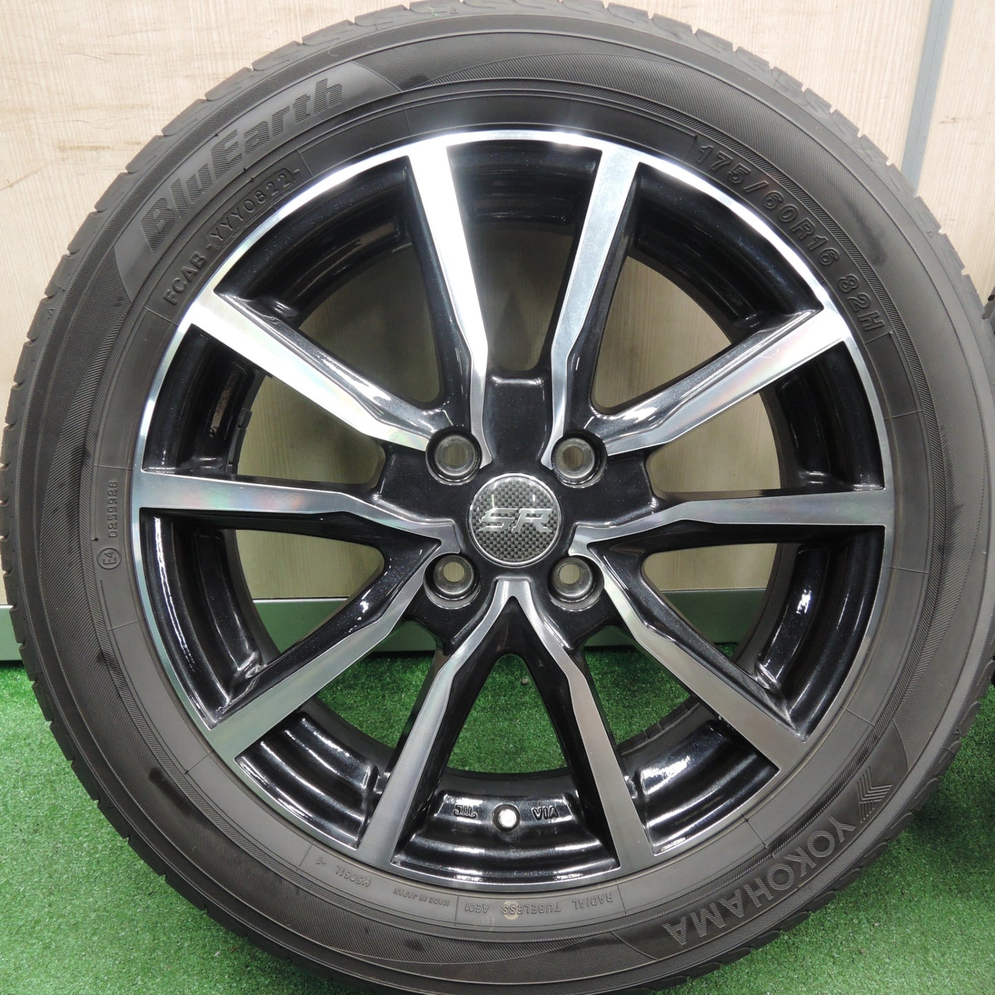 *送料無料* バリ溝！22年！キレイ！9.5分★175/60R16 ヨコハマ ブルーアース STRANGER ストレンジャー 16インチ PCD100/4H★4020310HAノ