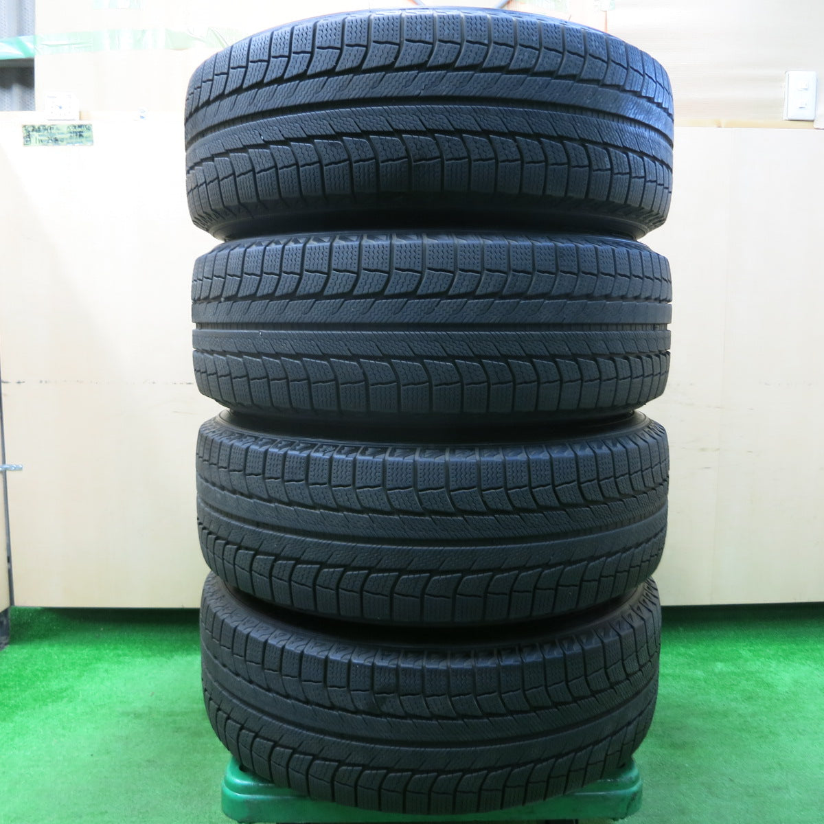 *送料無料*4本価格★ポルシェ 955 カイエン 純正 235/65R17 スタッドレス ミシュラン LATITUDE X-ICE XI2 17インチ PCD130/5H★3120909イス