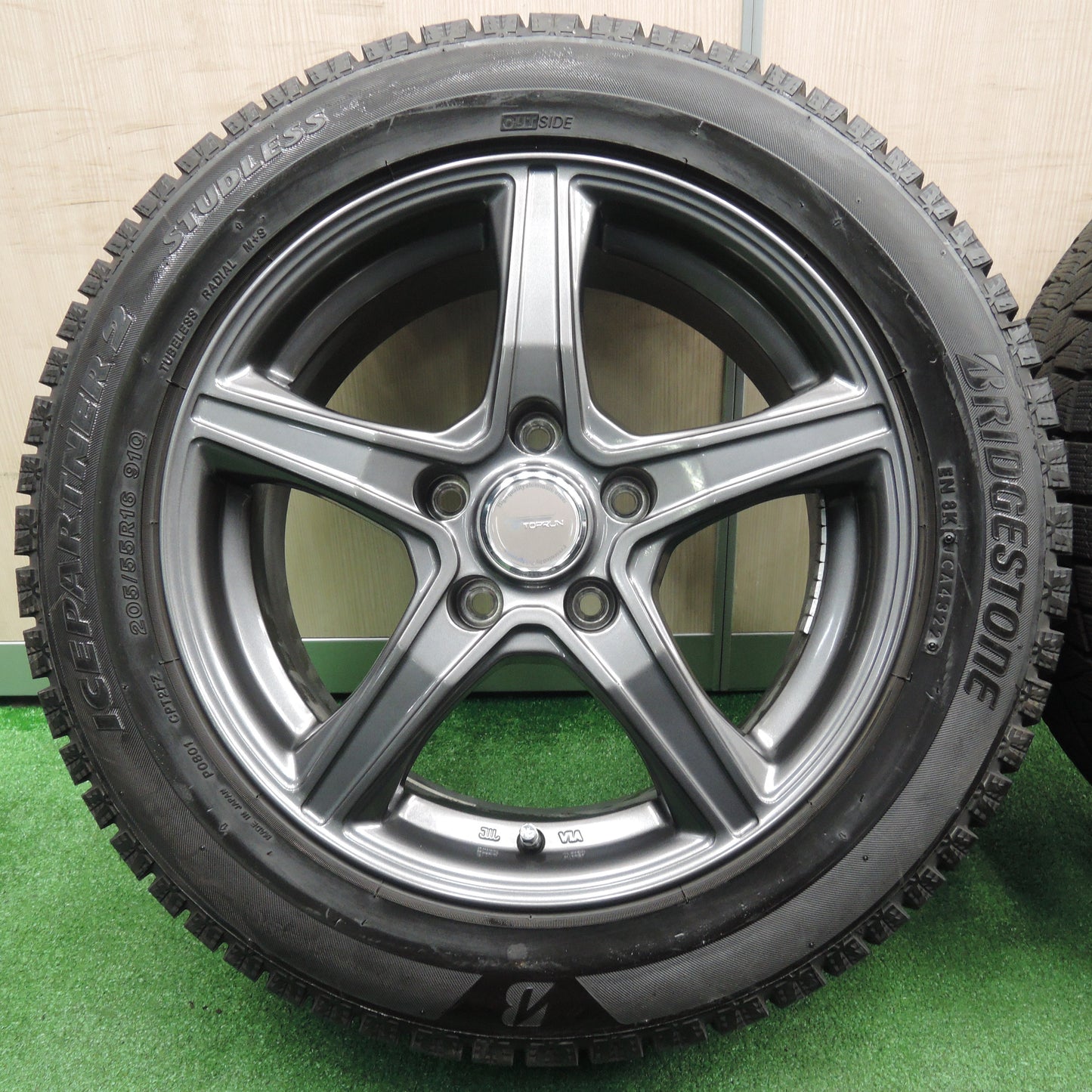 *送料無料*バリ溝！22年！綺麗！9.5分★スタッドレス 205/55R16 ブリヂストン アイスパートナー2 TOPRUN トップラン 16インチ PCD114.3/5H★3112402NJス