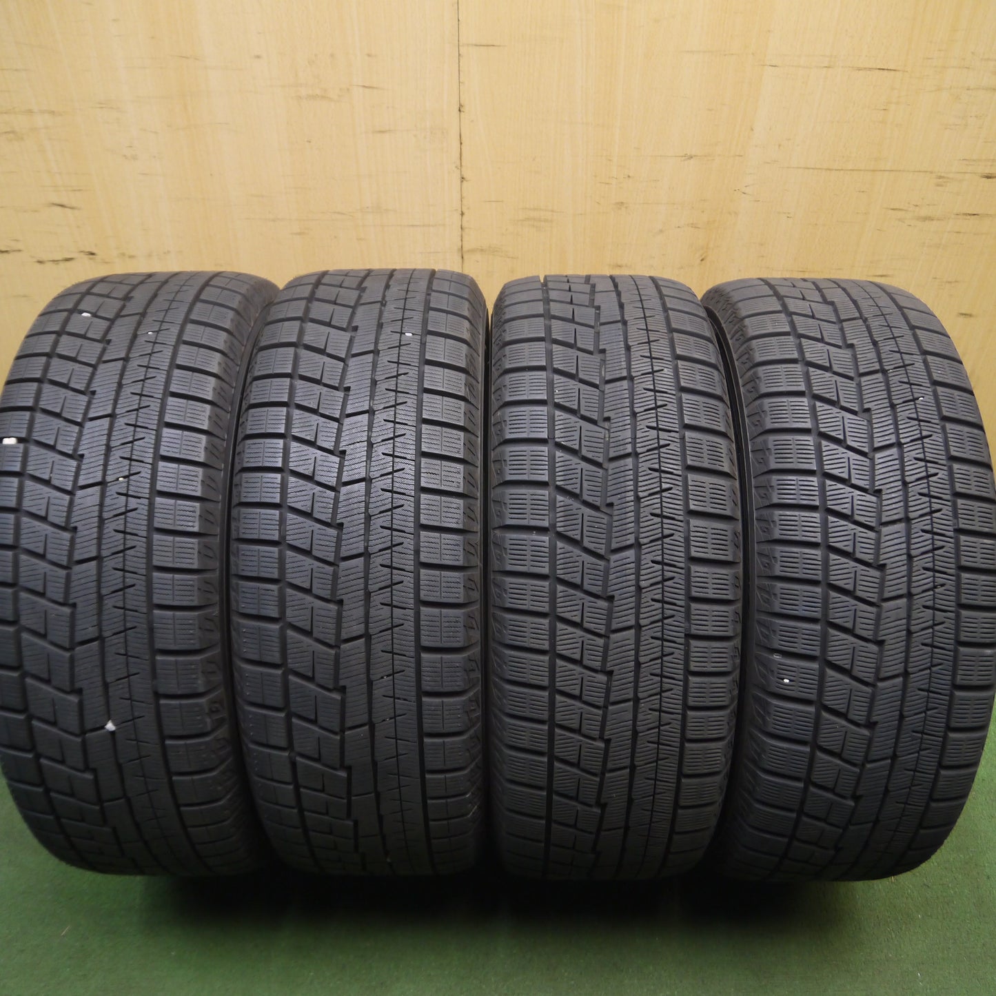 *送料無料*バリ溝！22年！キレイ！ほぼ10分★プリウス 86 BRZ等 215/45R17 スタッドレス ヨコハマ アイスガード iG60 ravrion RS01 ラブリオン PCD100/5H★4012210Hス