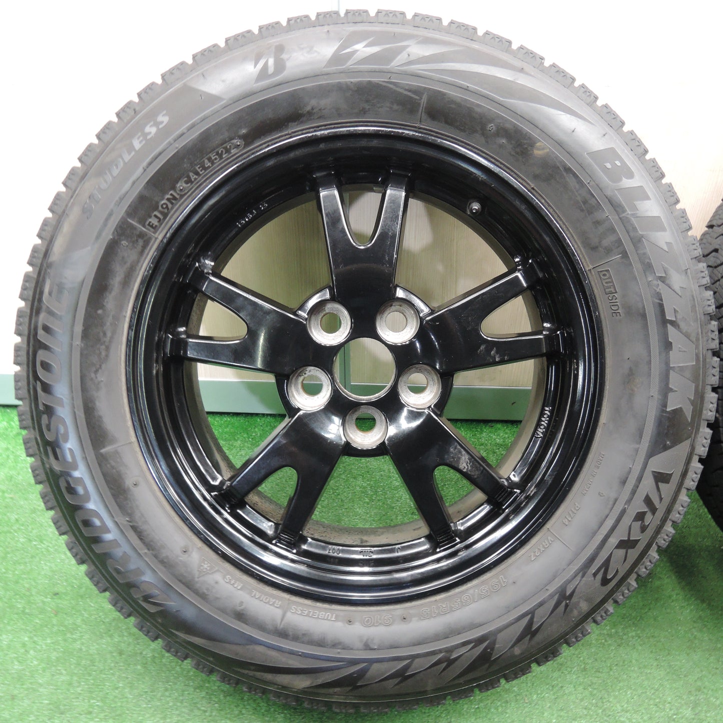 *送料無料*バリ溝！22年！9.5分★トヨタ 30系 プリウス 純正 195/65R15 スタッドレス ブリヂストン ブリザック VRX2 15インチ PCD100/5H★3111406NJス